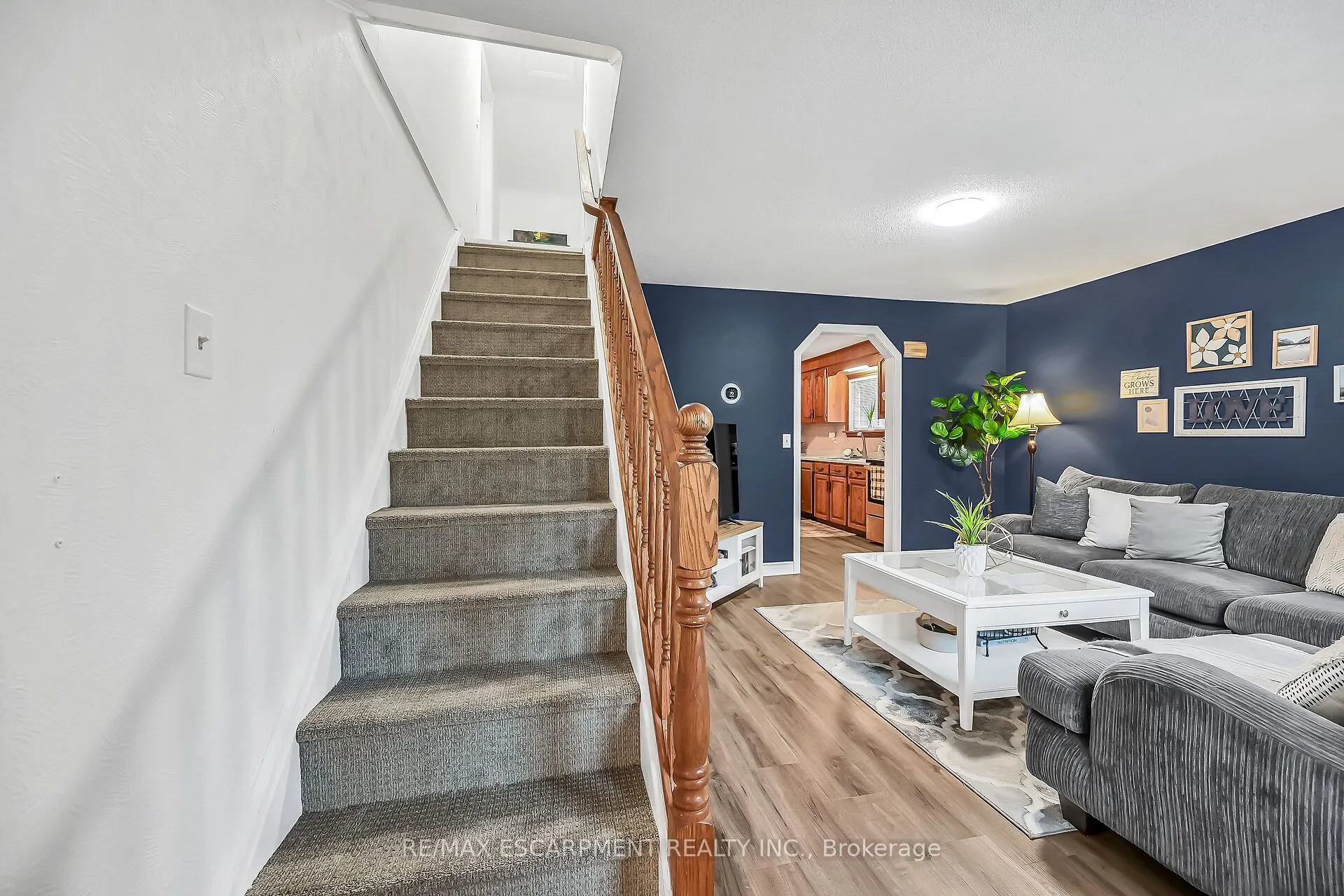 122 Fairview Avenue E
