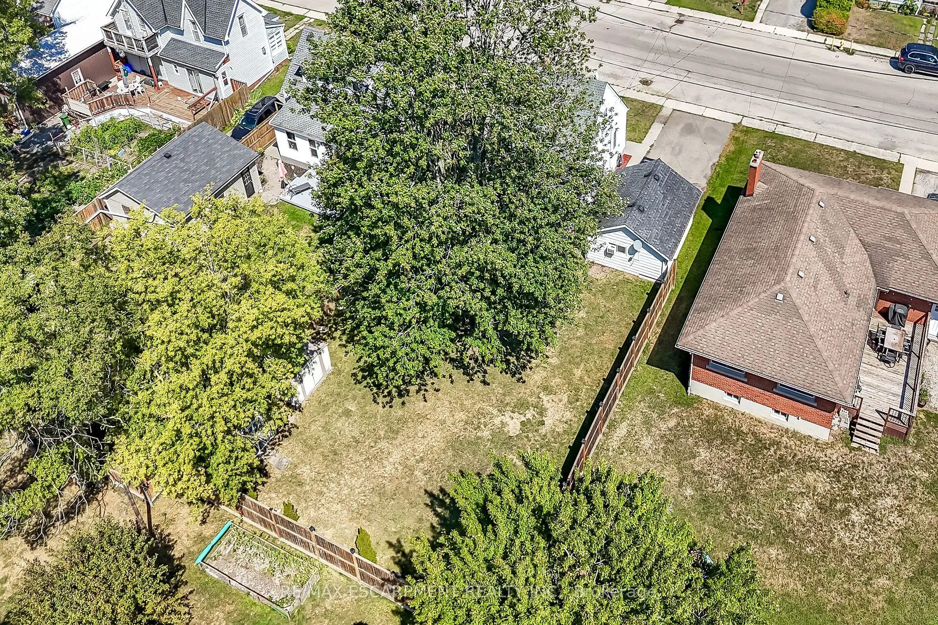 122 Fairview Avenue E
