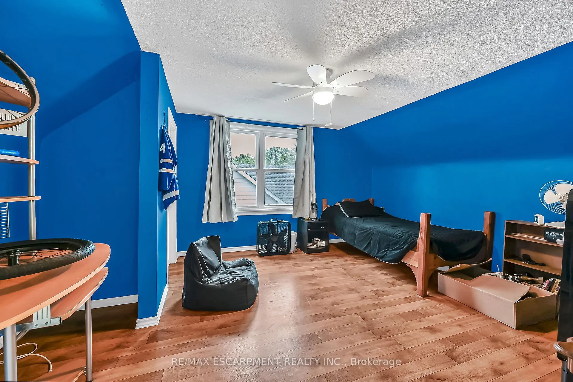 122 Fairview Avenue E