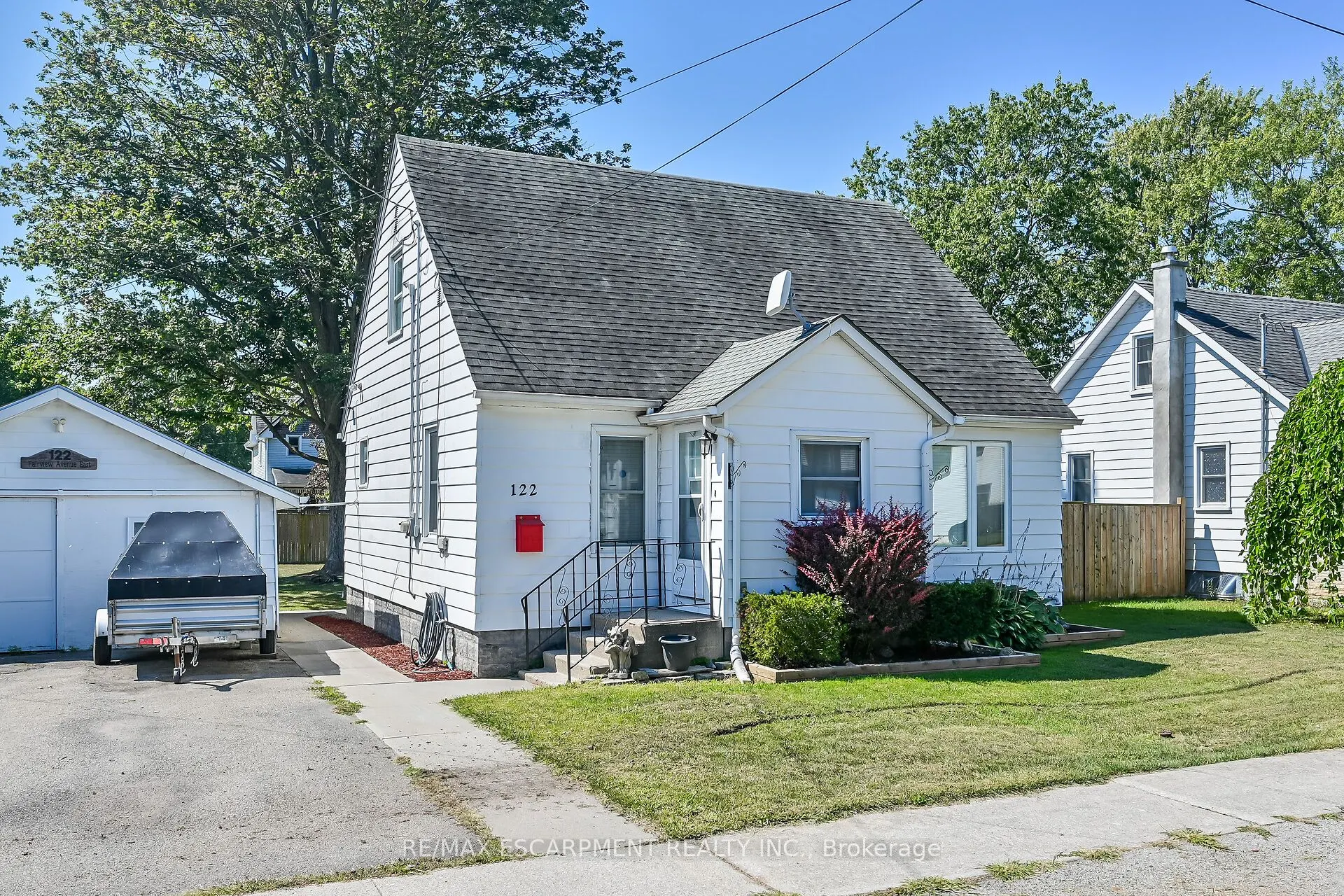 122 Fairview Avenue E