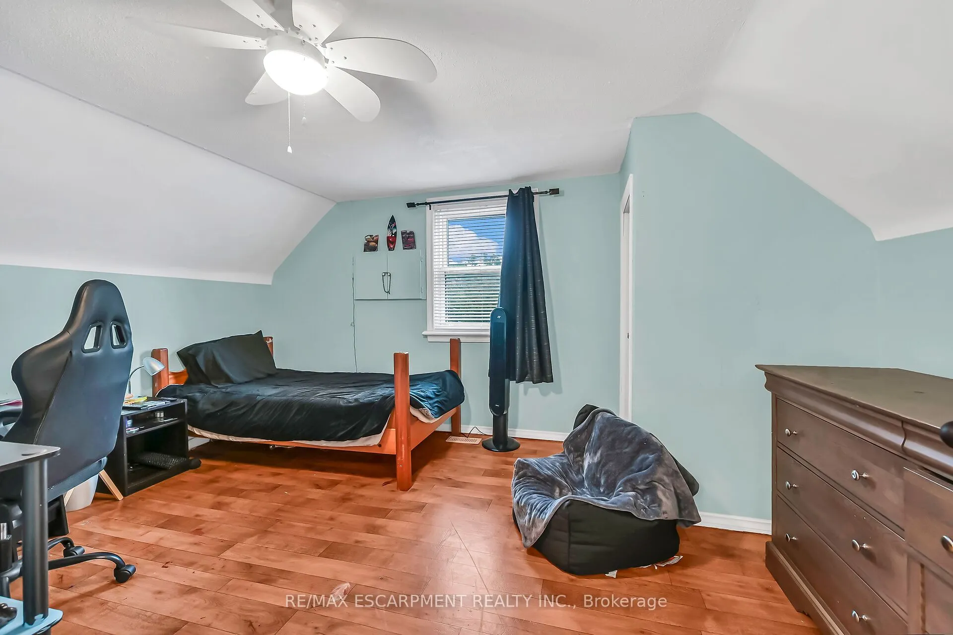 122 Fairview Avenue E