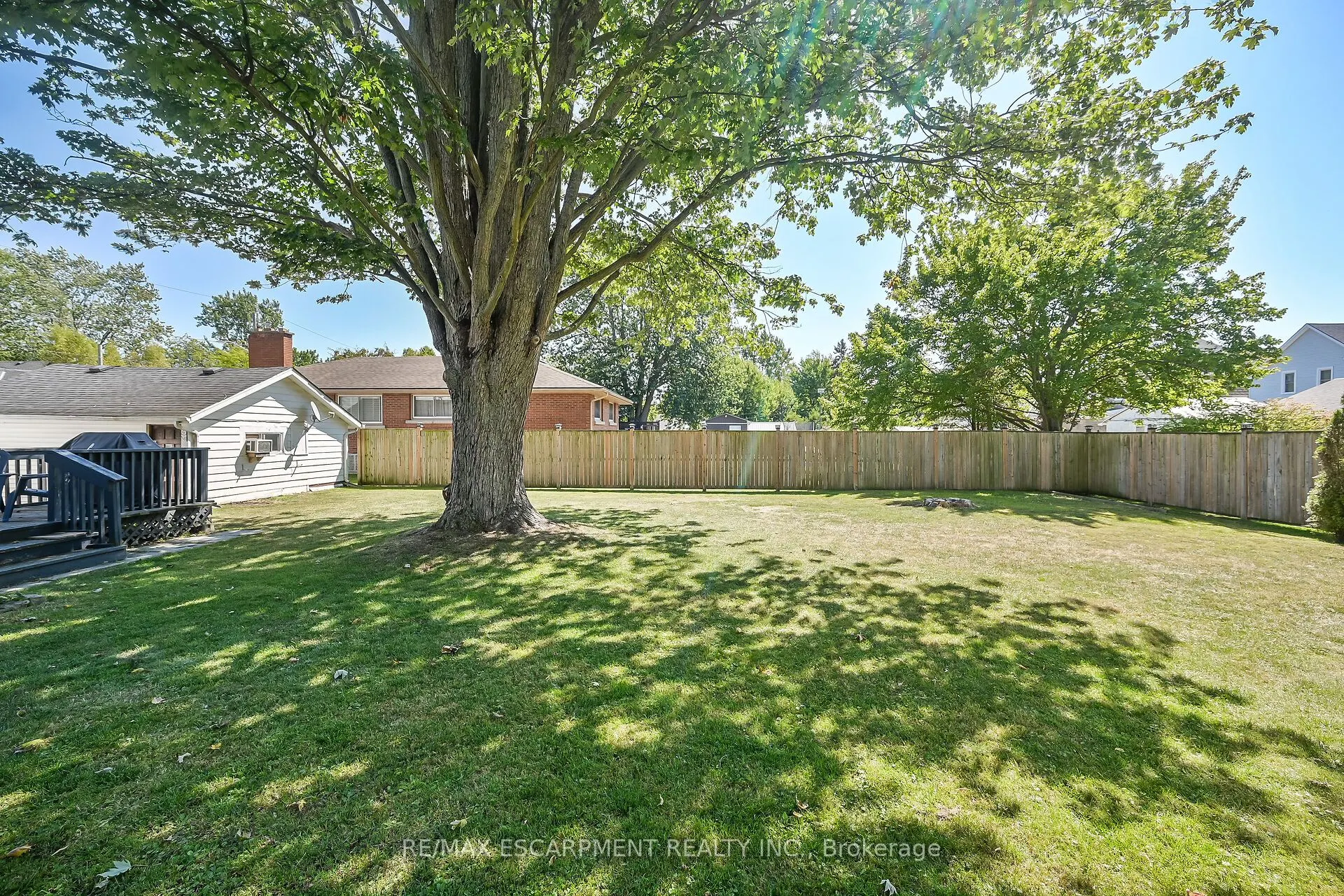 122 Fairview Avenue E