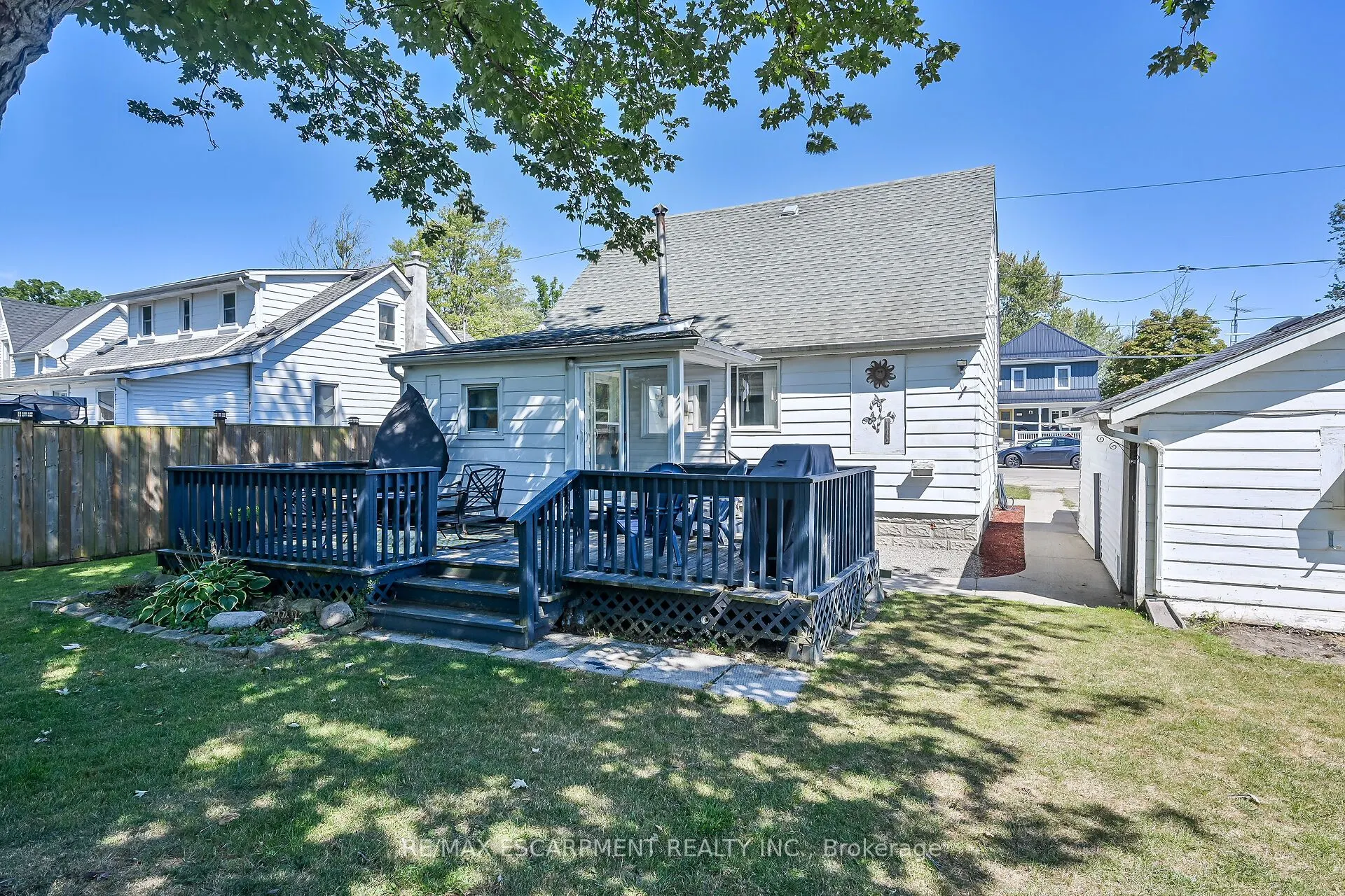 122 Fairview Avenue E