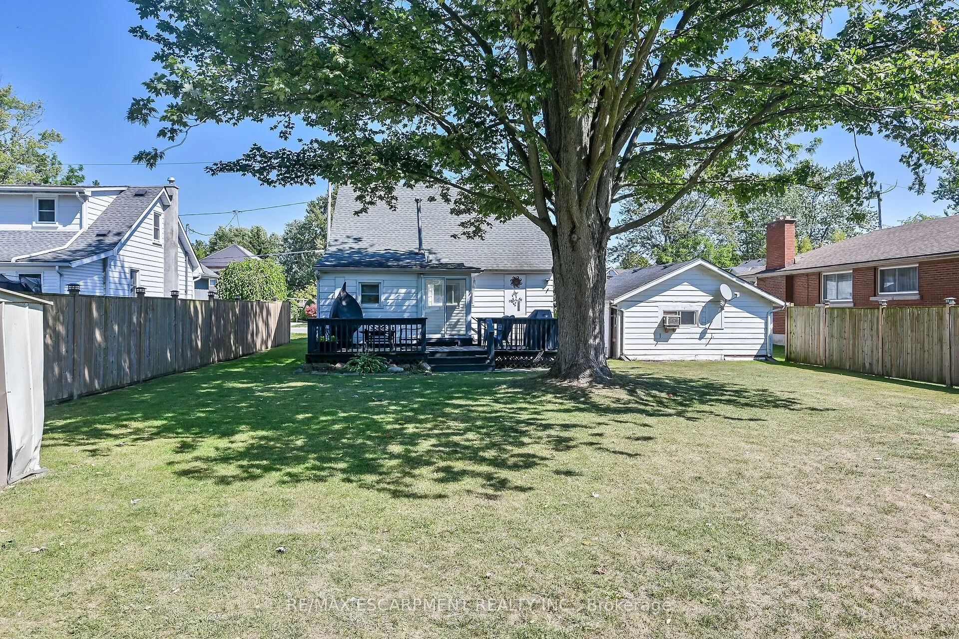 122 Fairview Avenue E