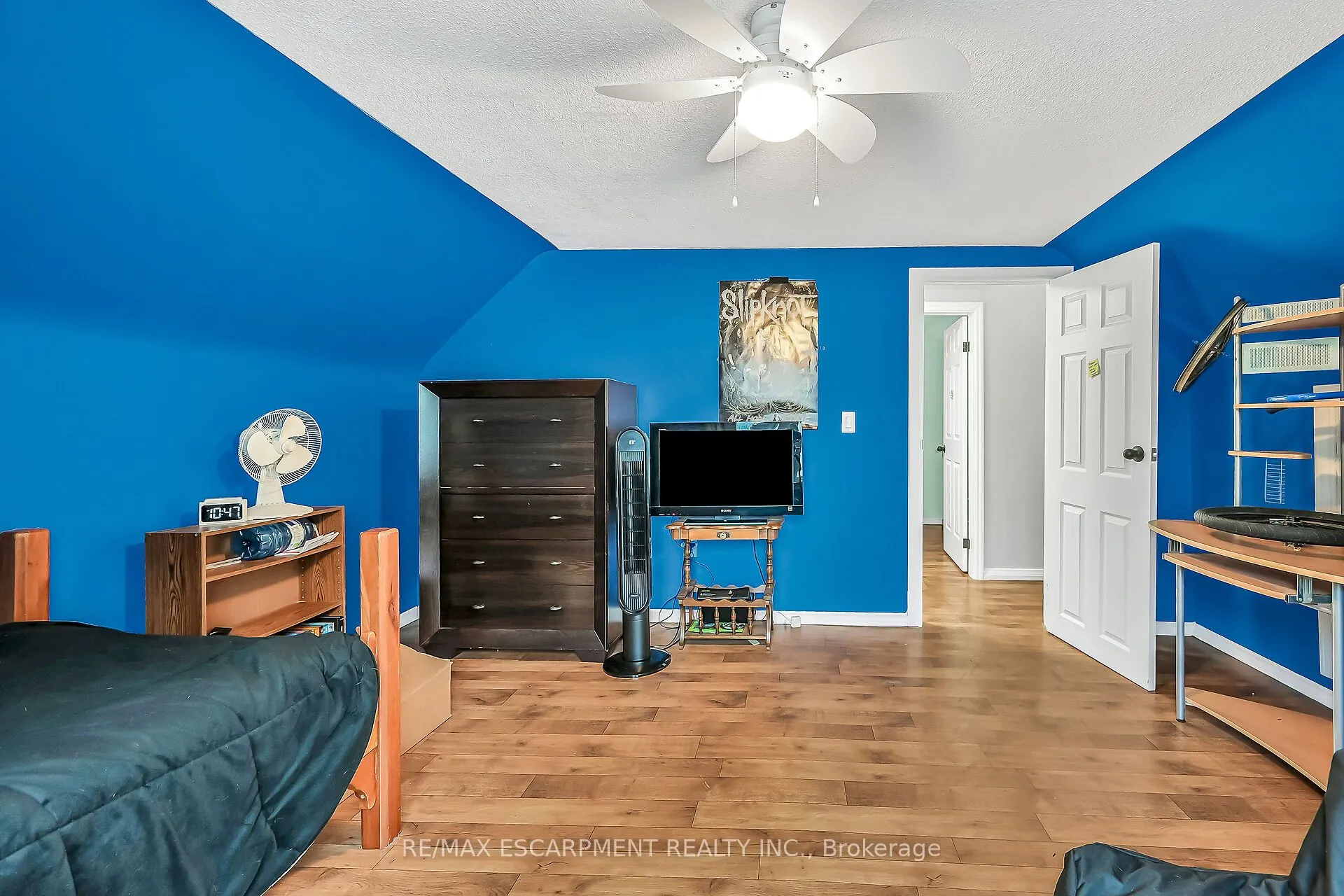 122 Fairview Avenue E