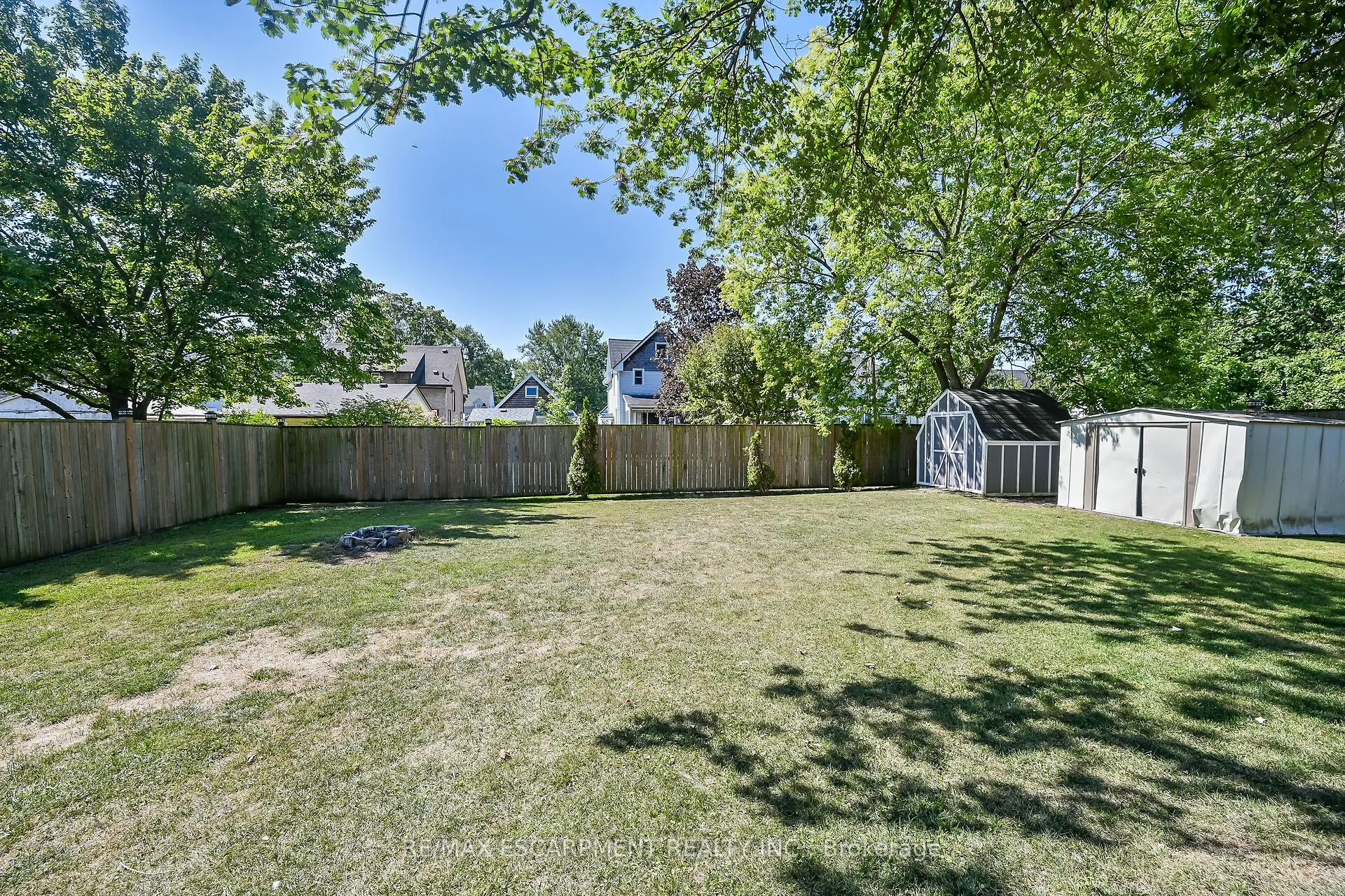 122 Fairview Avenue E