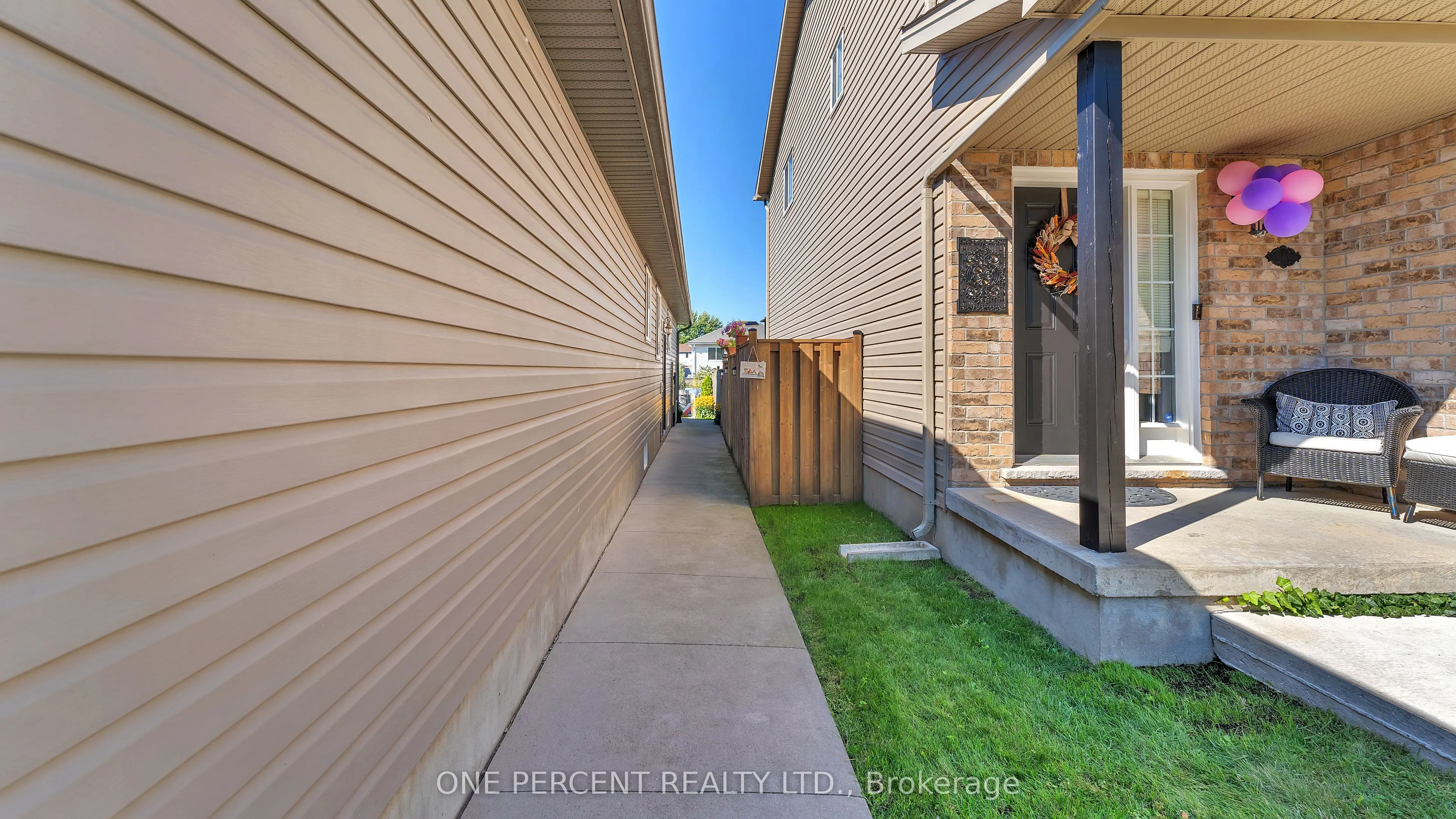 225 Baxter Street