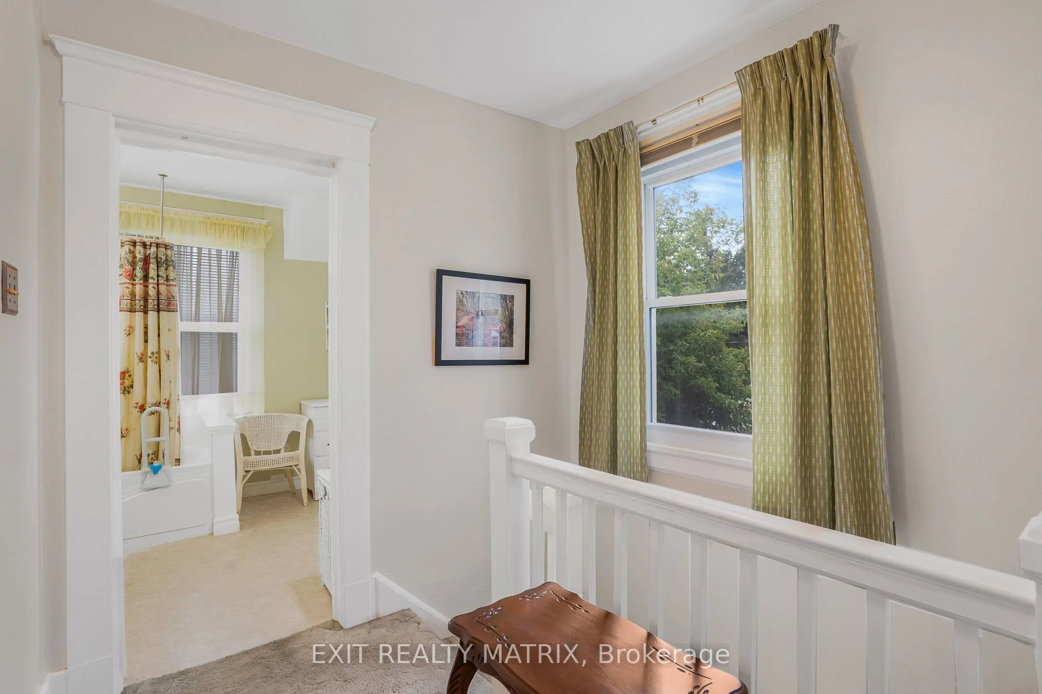 469 Smerdon Street