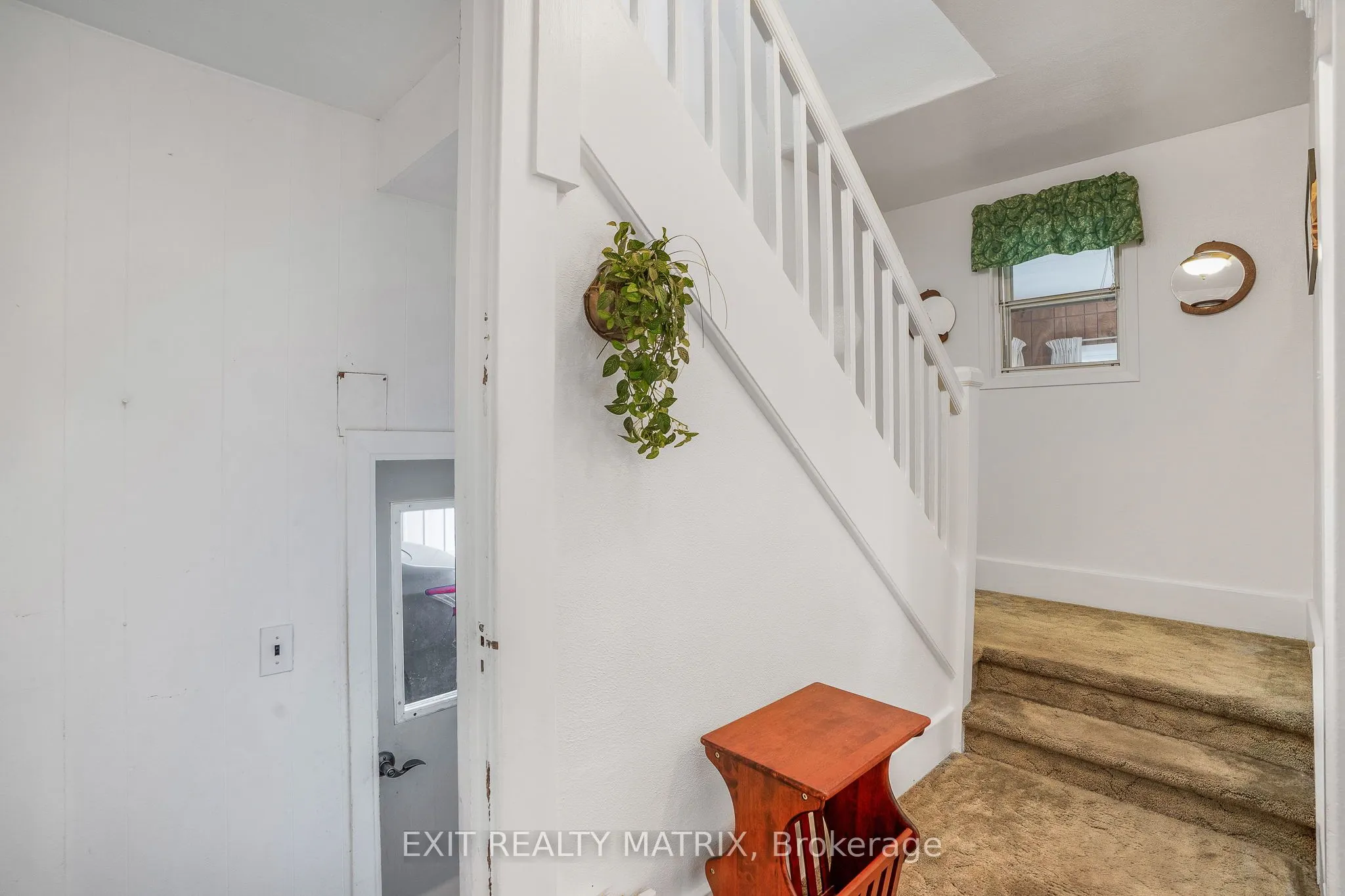 469 Smerdon Street