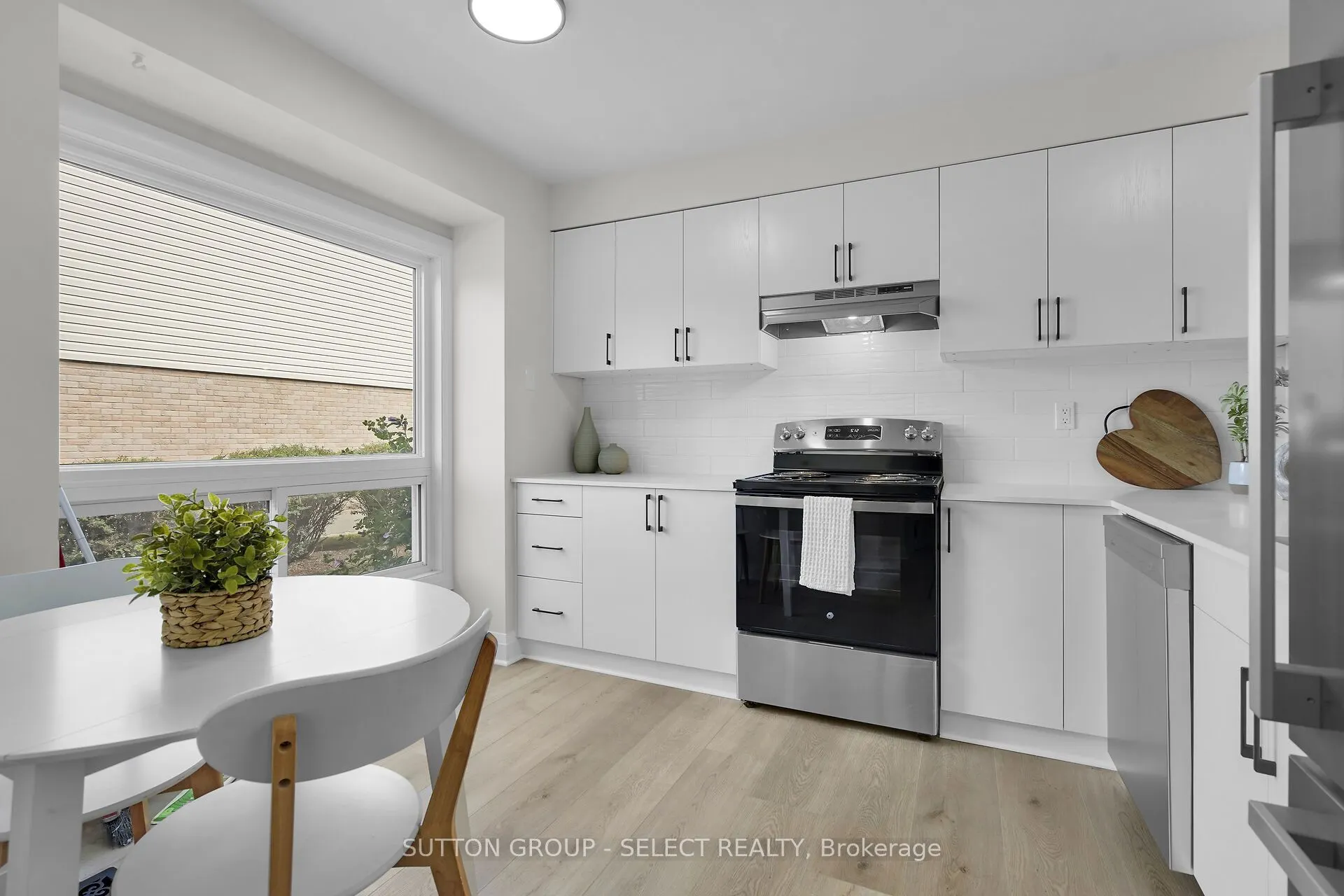 626 Wharncliffe Road S, #6