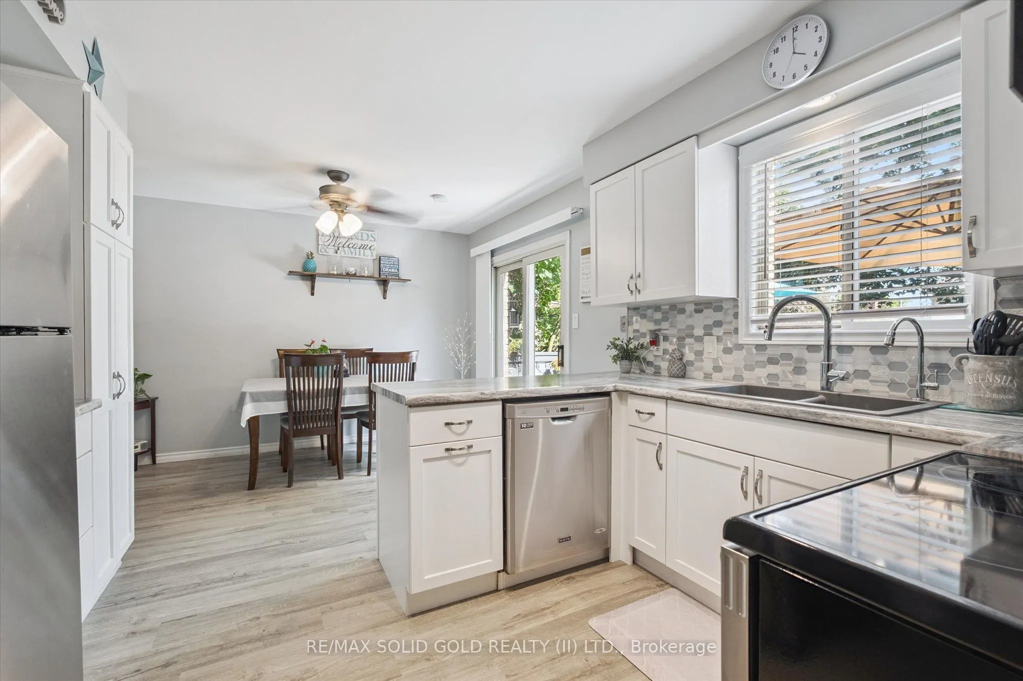 174 Sunpoint Crescent