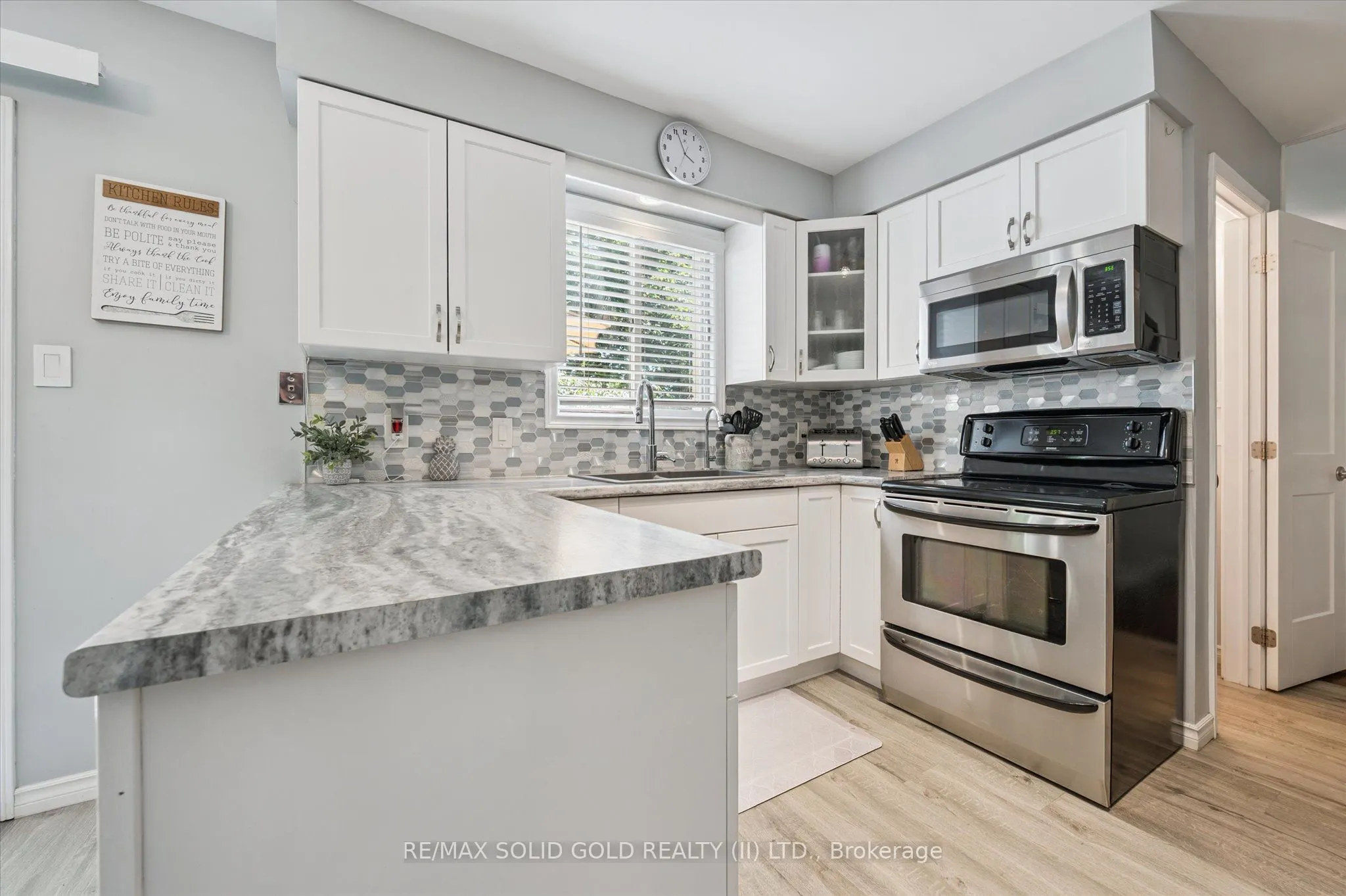 174 Sunpoint Crescent