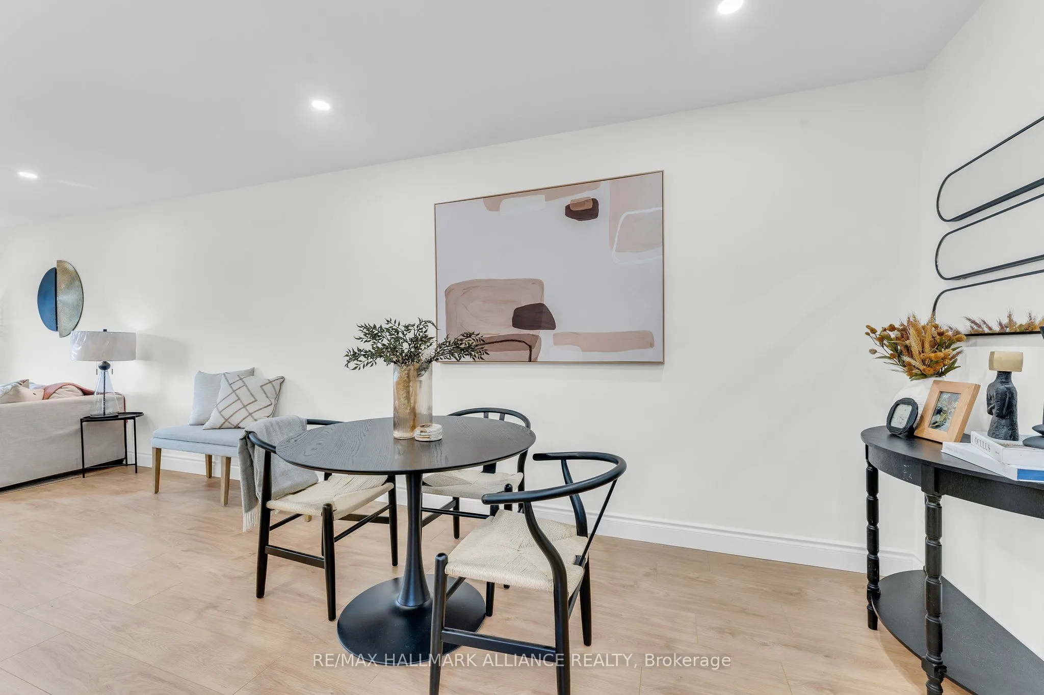 9 Piper Place, #Main