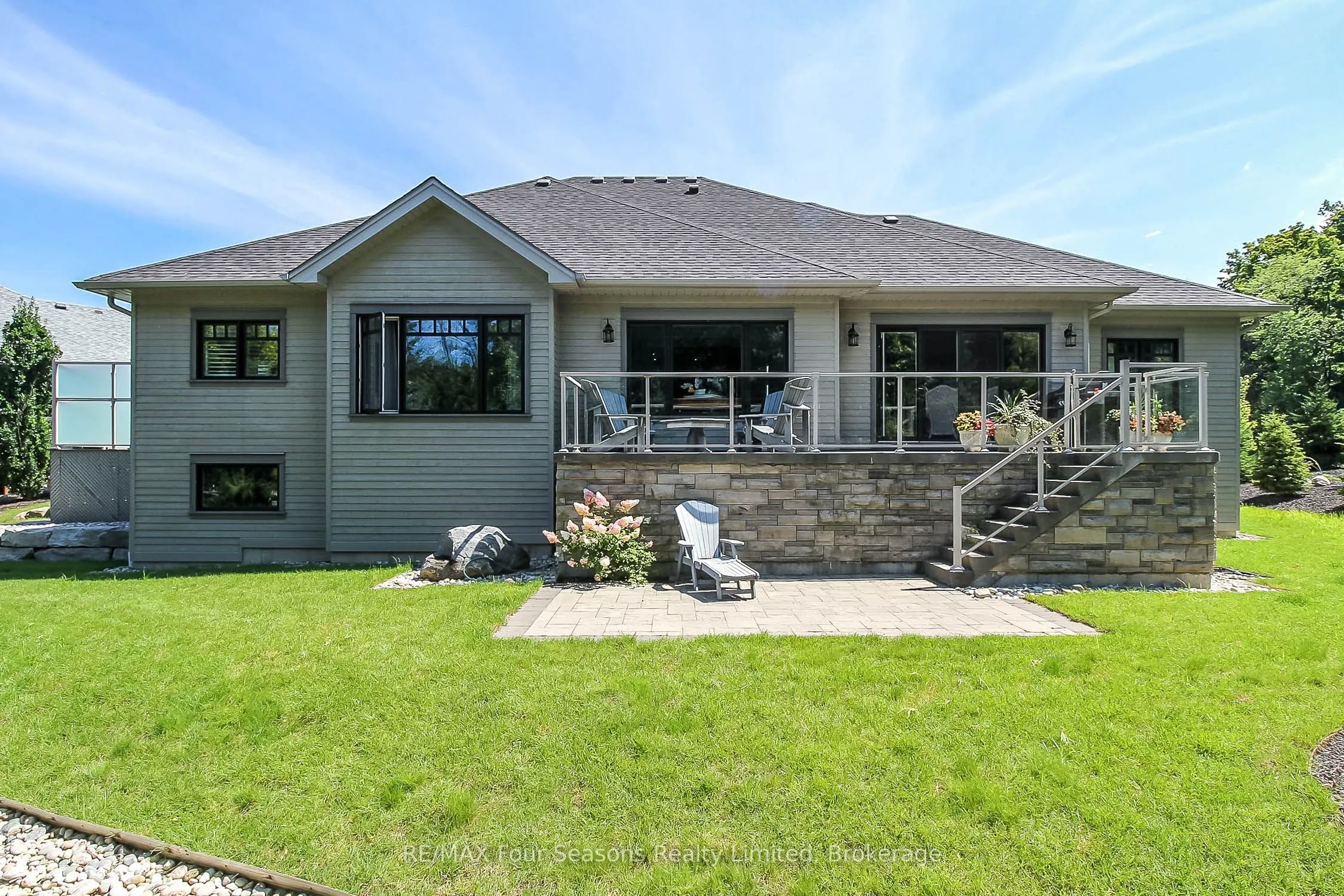 120 SCHOOLHOUSE Court