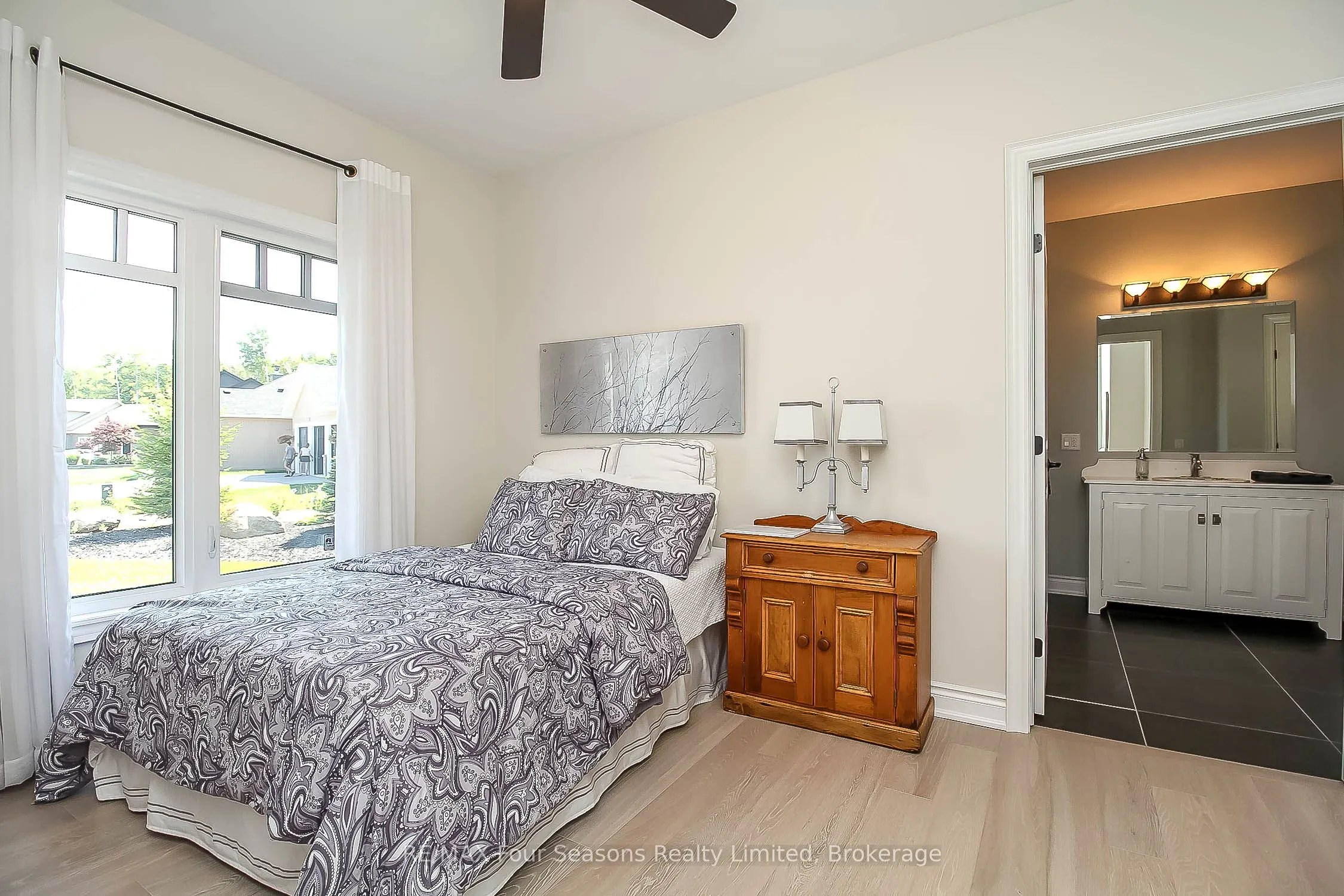 120 SCHOOLHOUSE Court