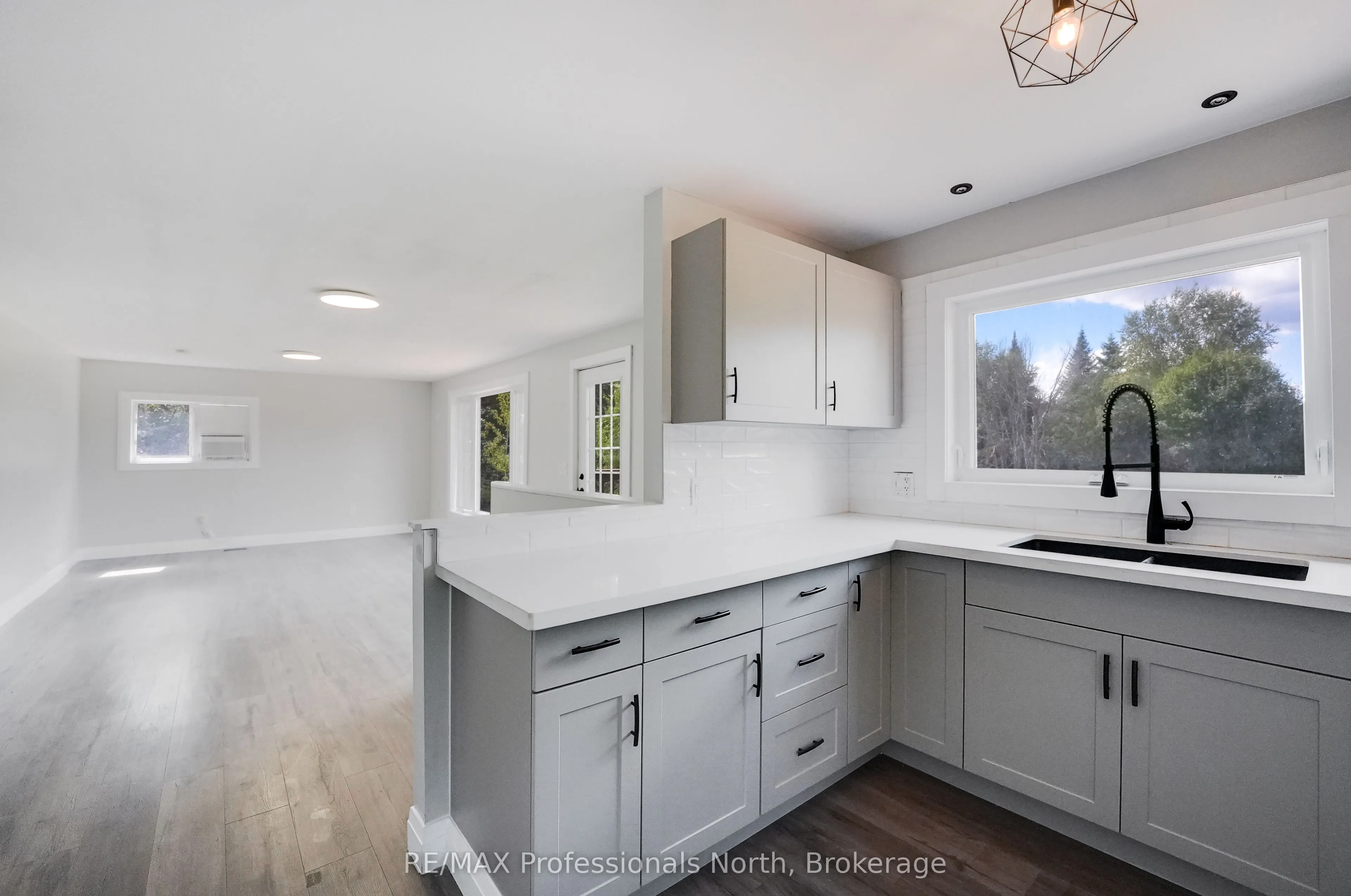 1130 Saunders Road