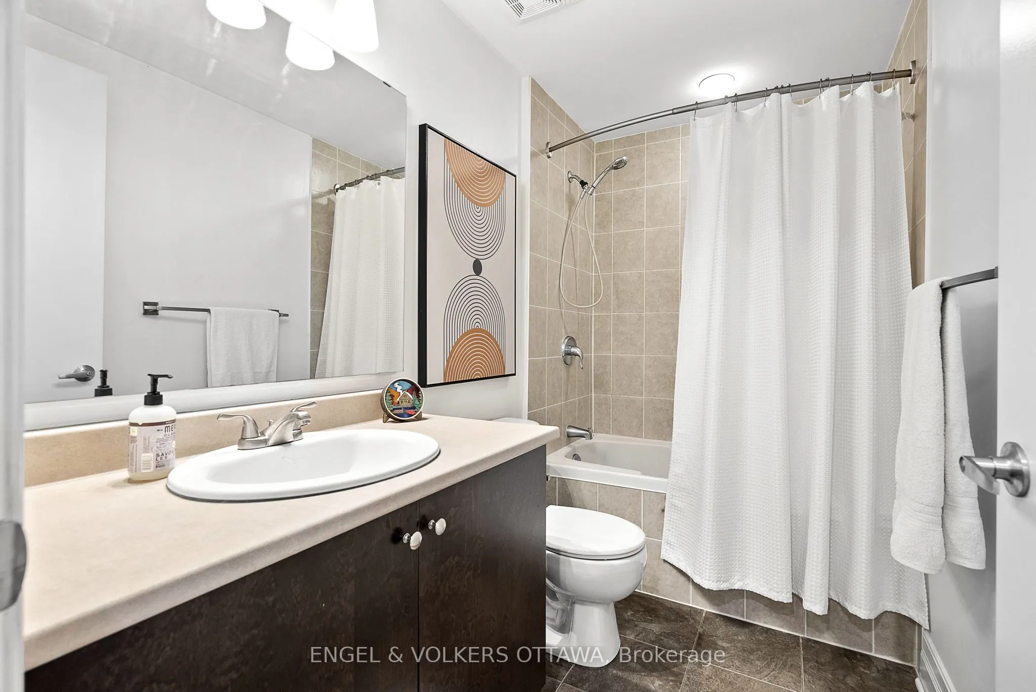 950 Marguerite Avenue, #107