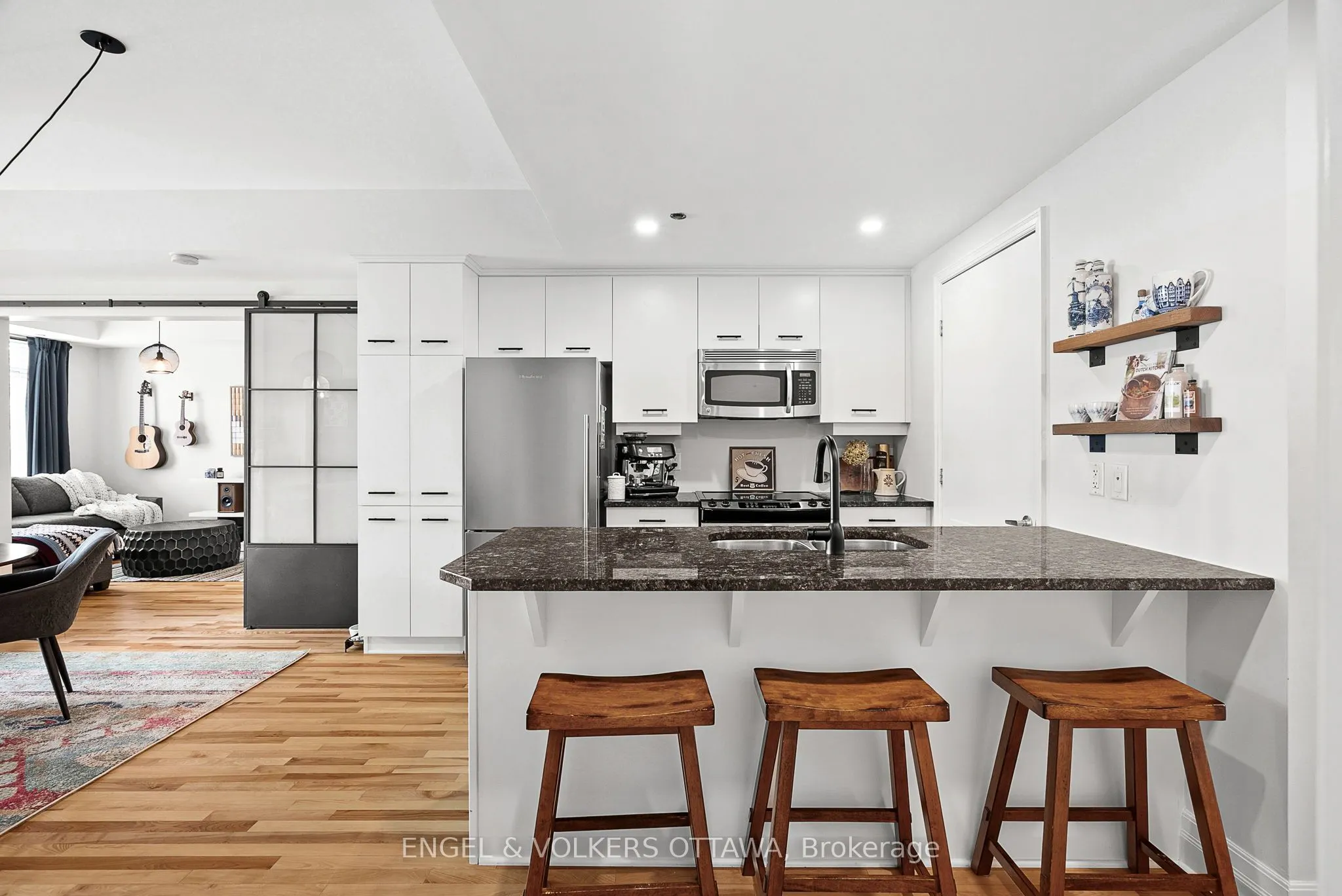 950 Marguerite Avenue, #107