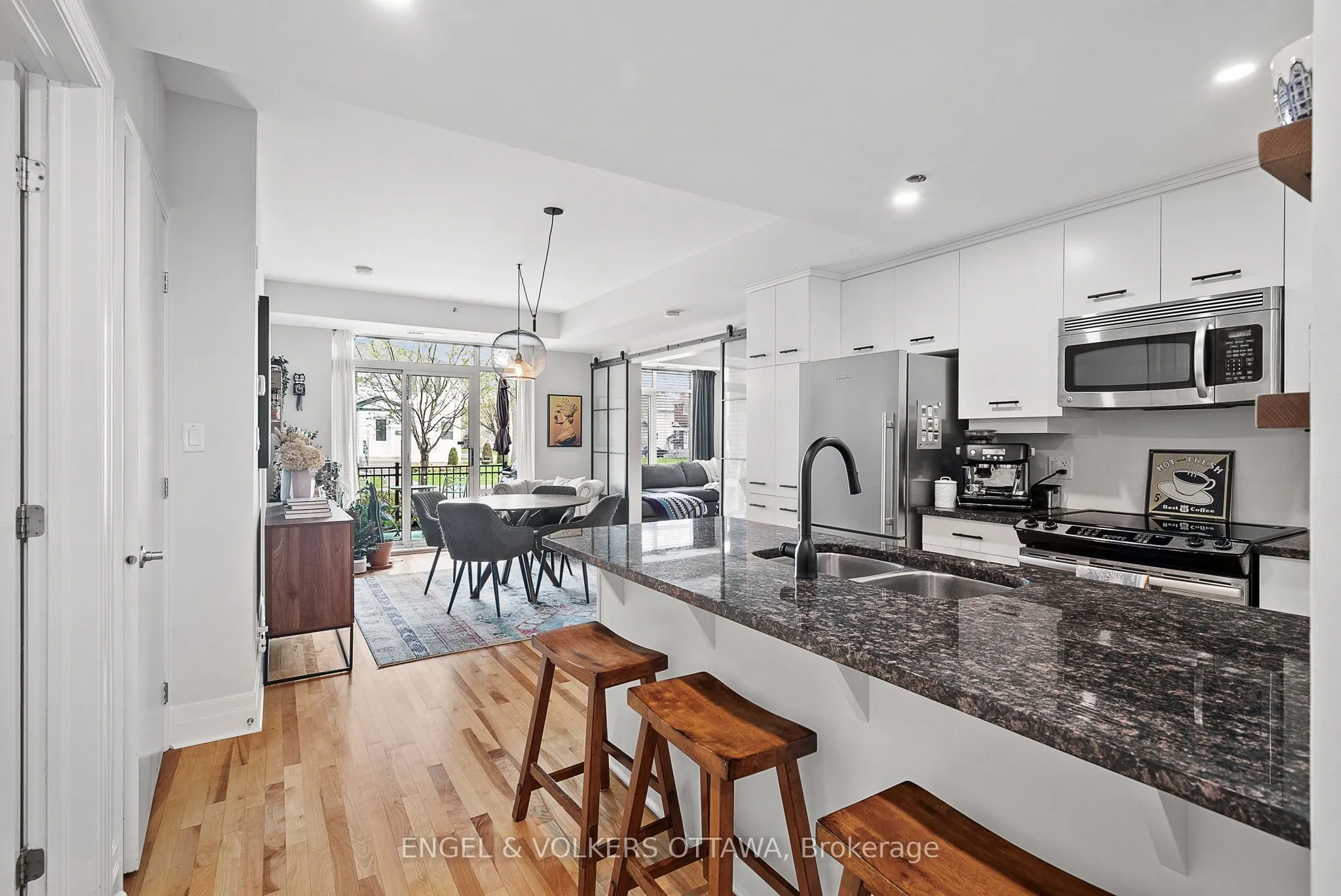950 Marguerite Avenue, #107