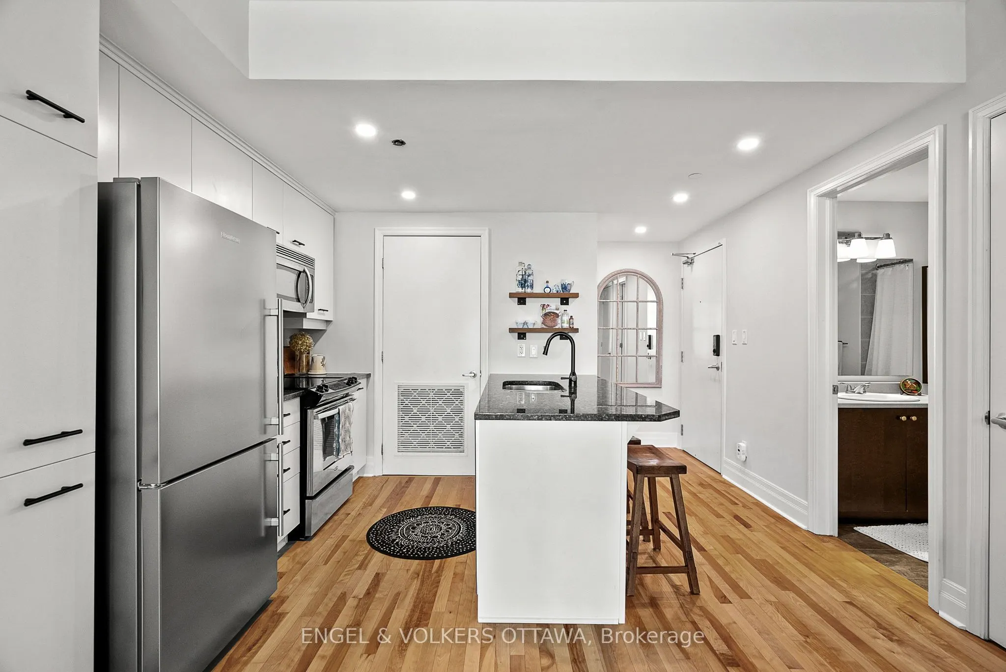 950 Marguerite Avenue, #107