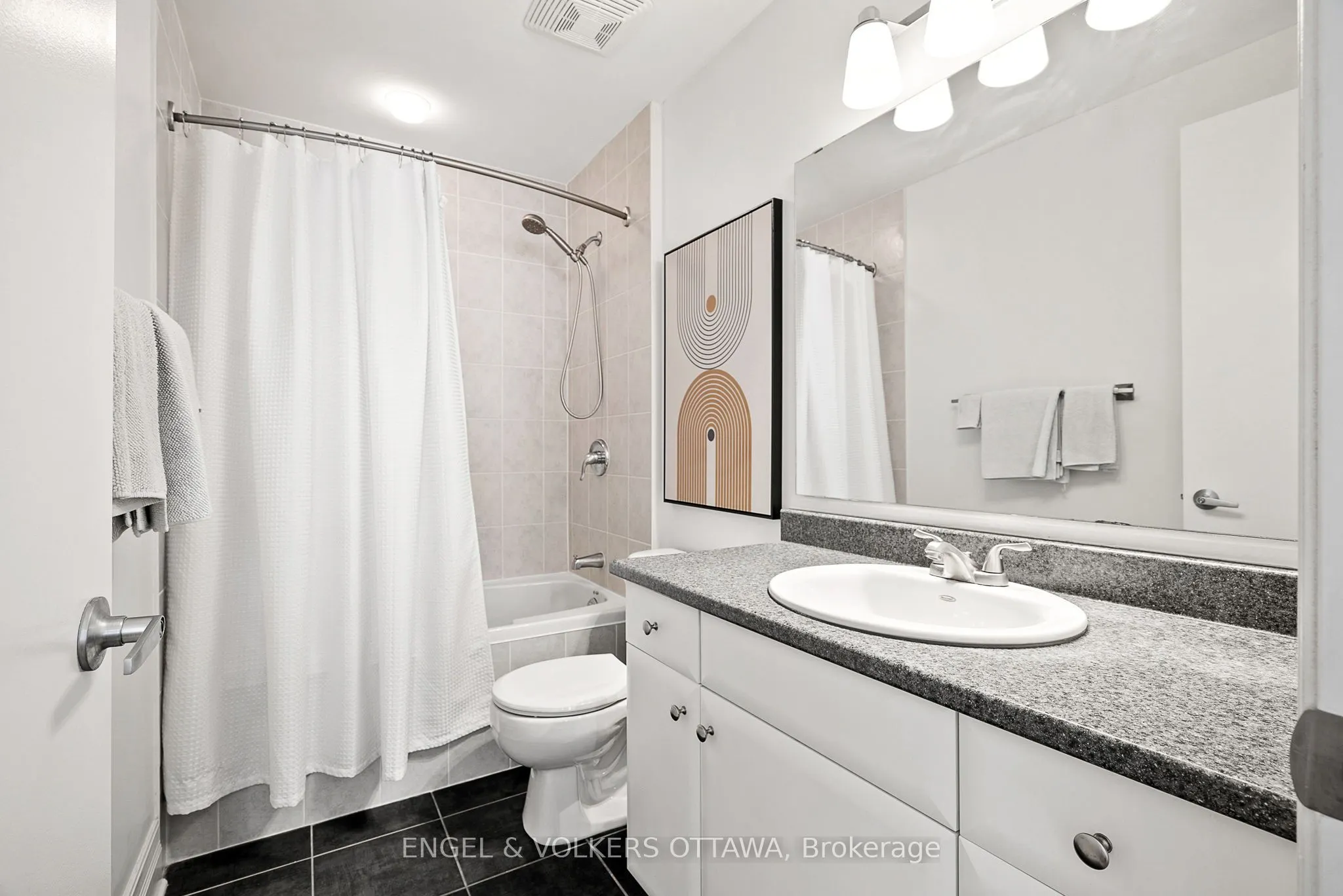 950 Marguerite Avenue, #107