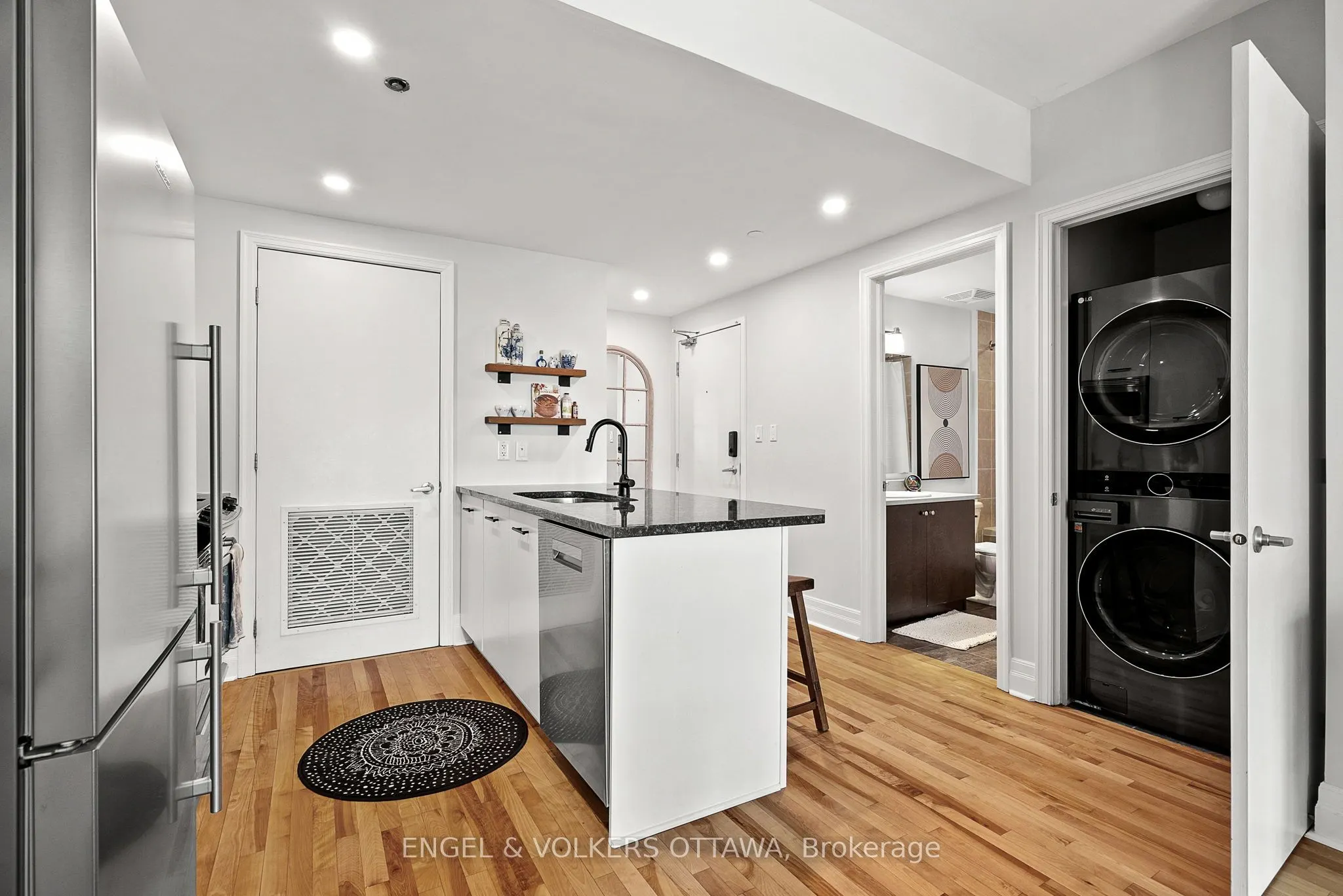950 Marguerite Avenue, #107