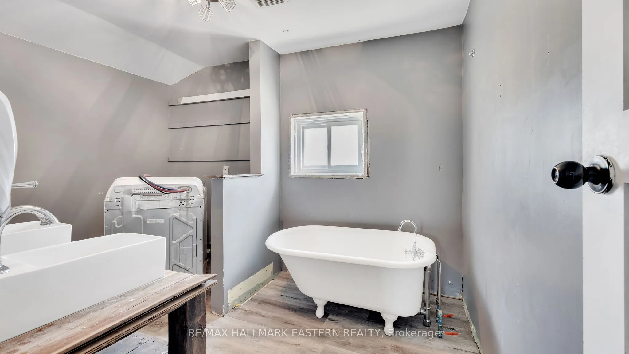 14 OTTAWA Street W