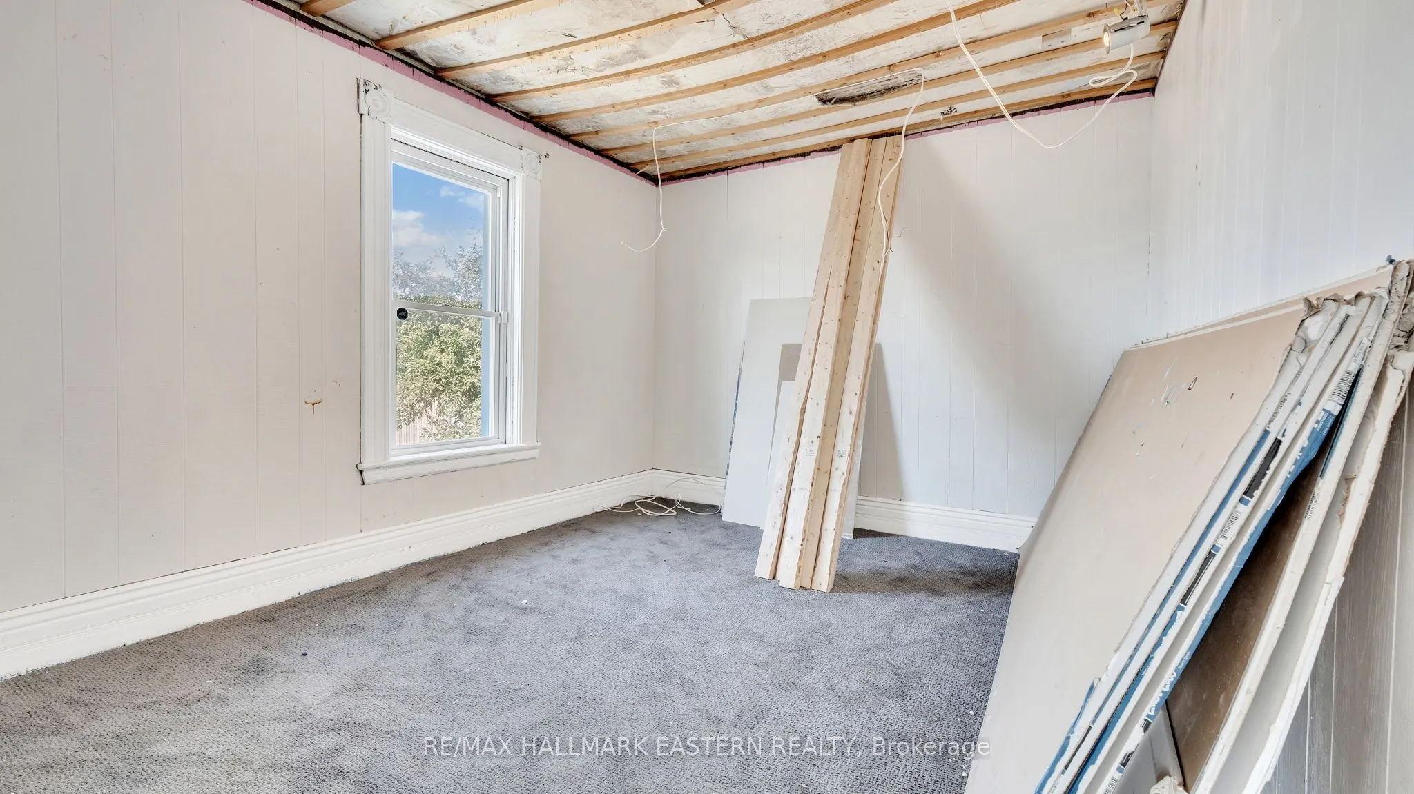 14 OTTAWA Street W