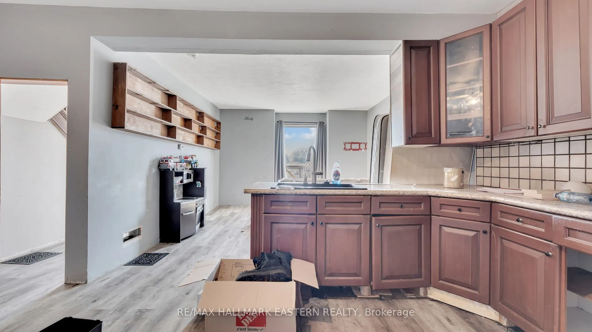 14 OTTAWA Street W