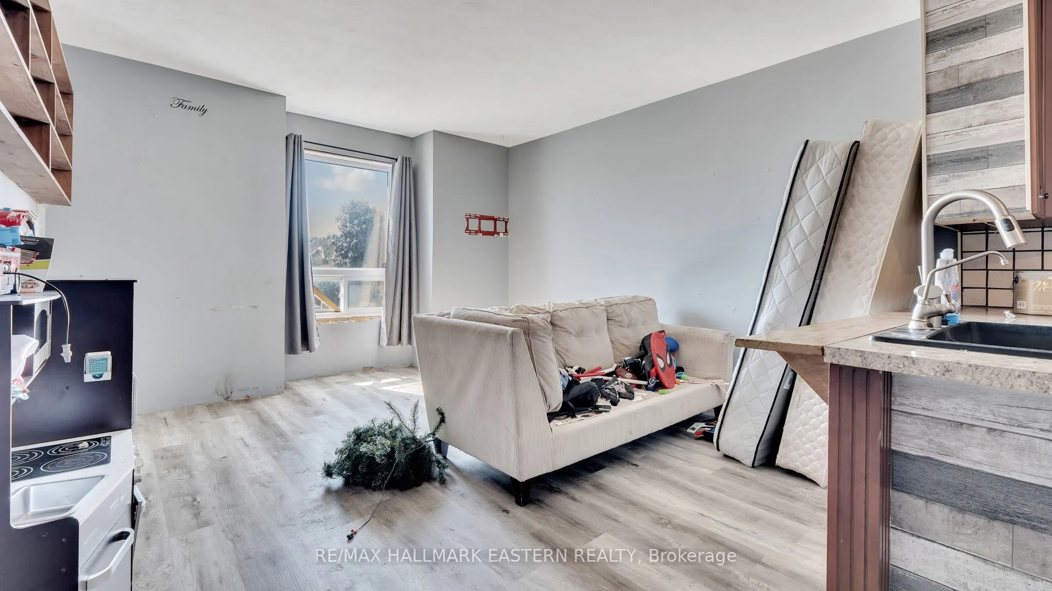 14 OTTAWA Street W