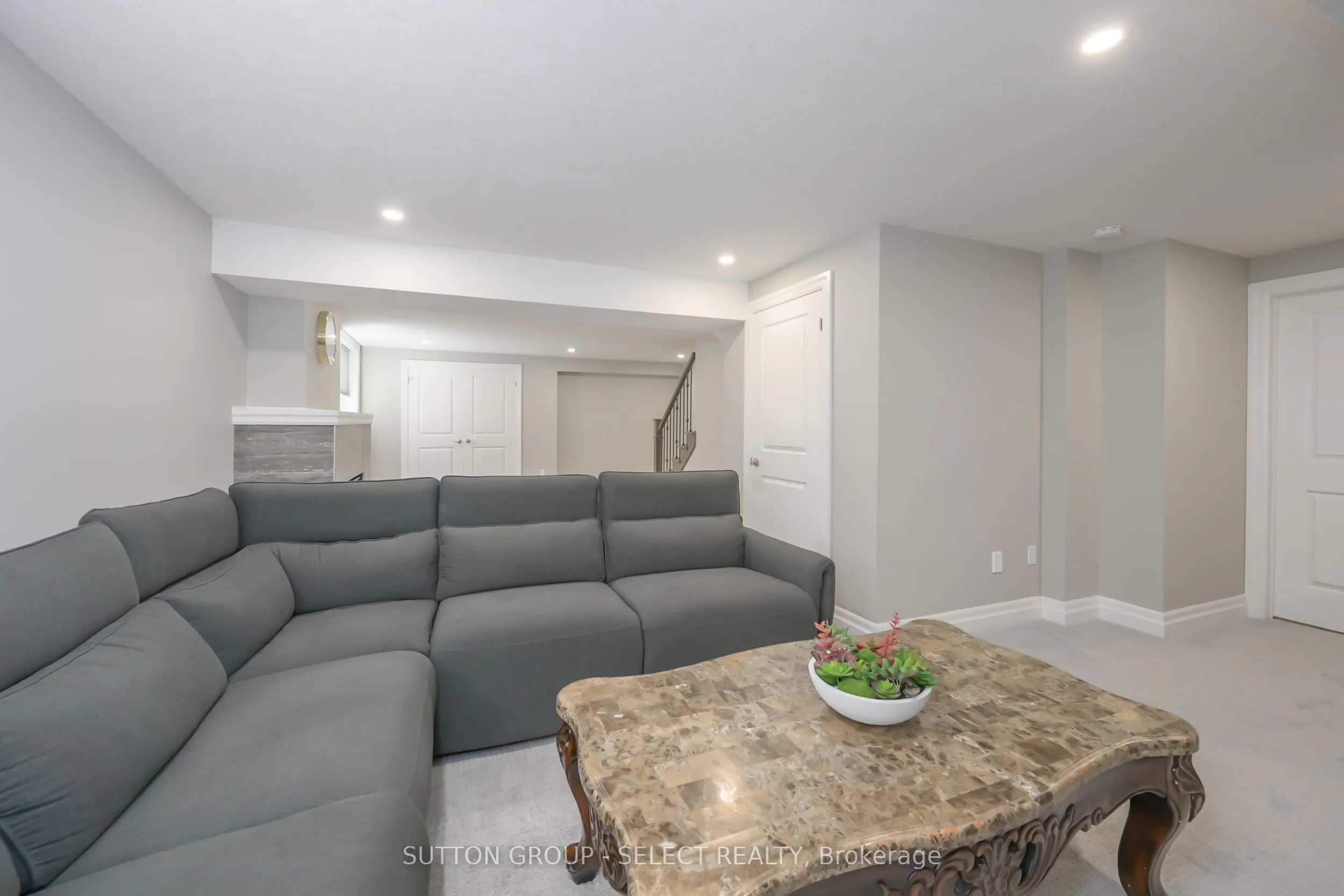 1061 Eagletrace Drive, #33