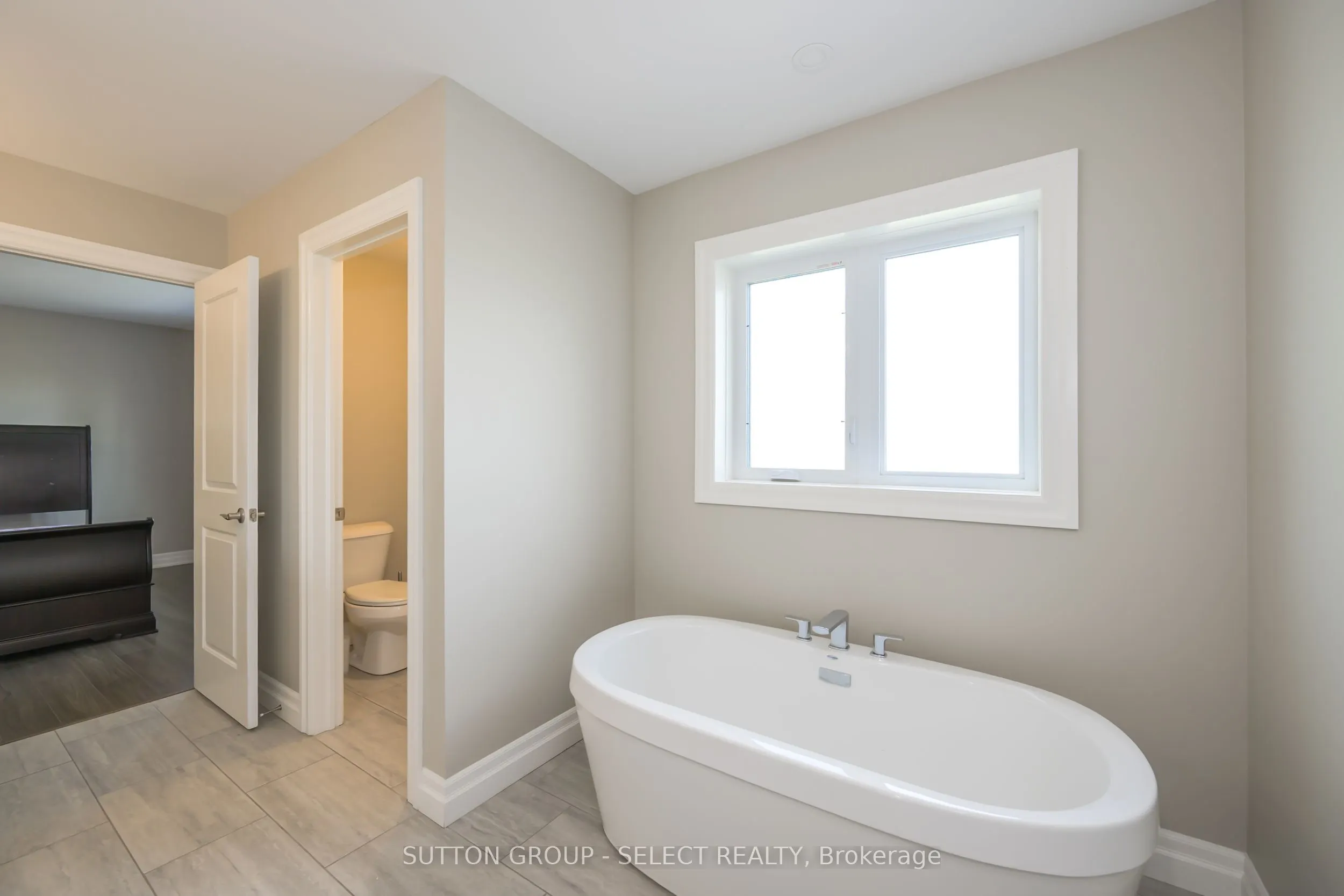 1061 Eagletrace Drive, #33