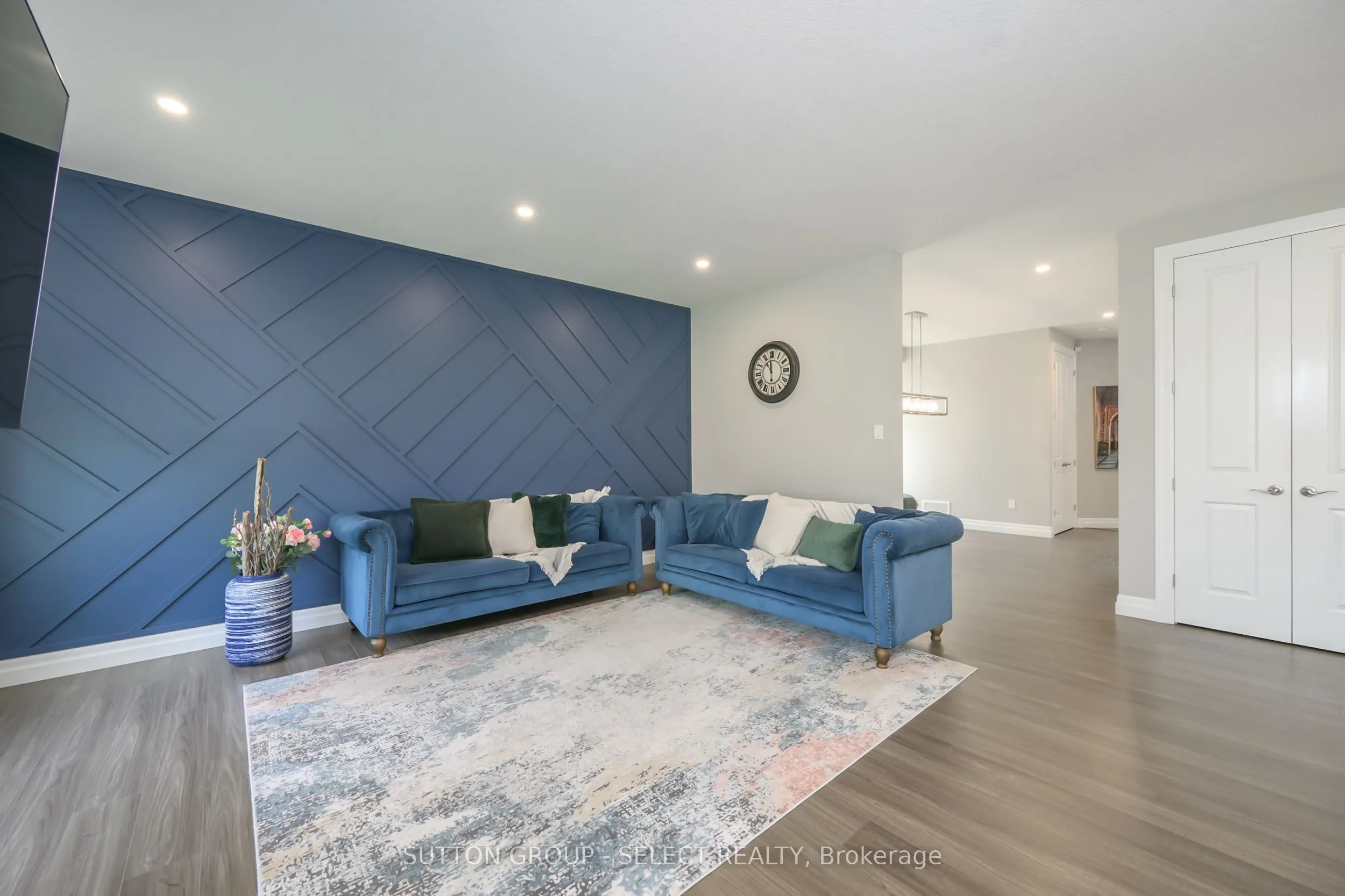 1061 Eagletrace Drive, #33