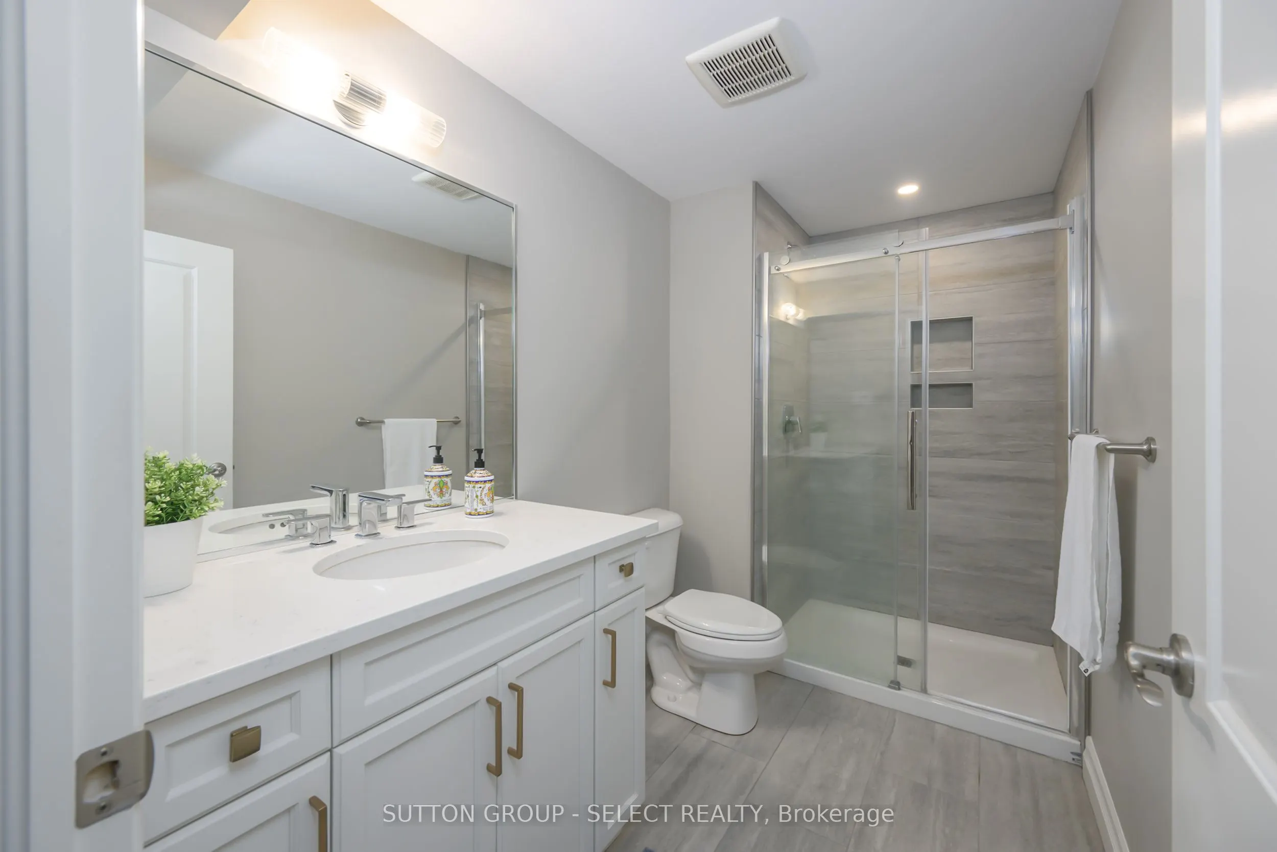1061 Eagletrace Drive, #33