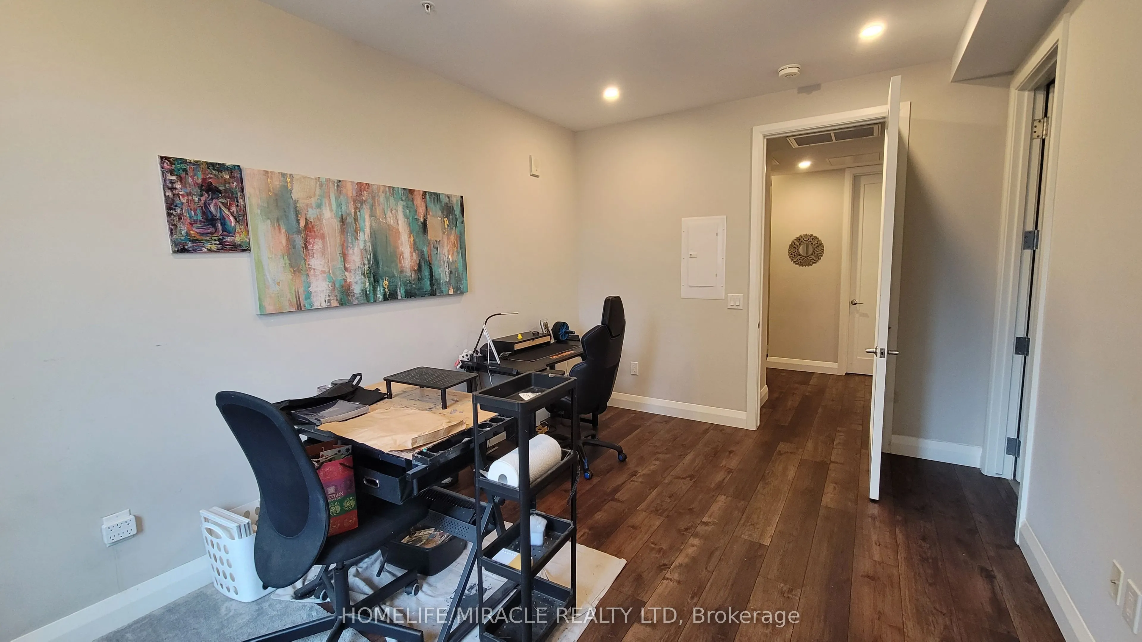 118 king Street E, #422