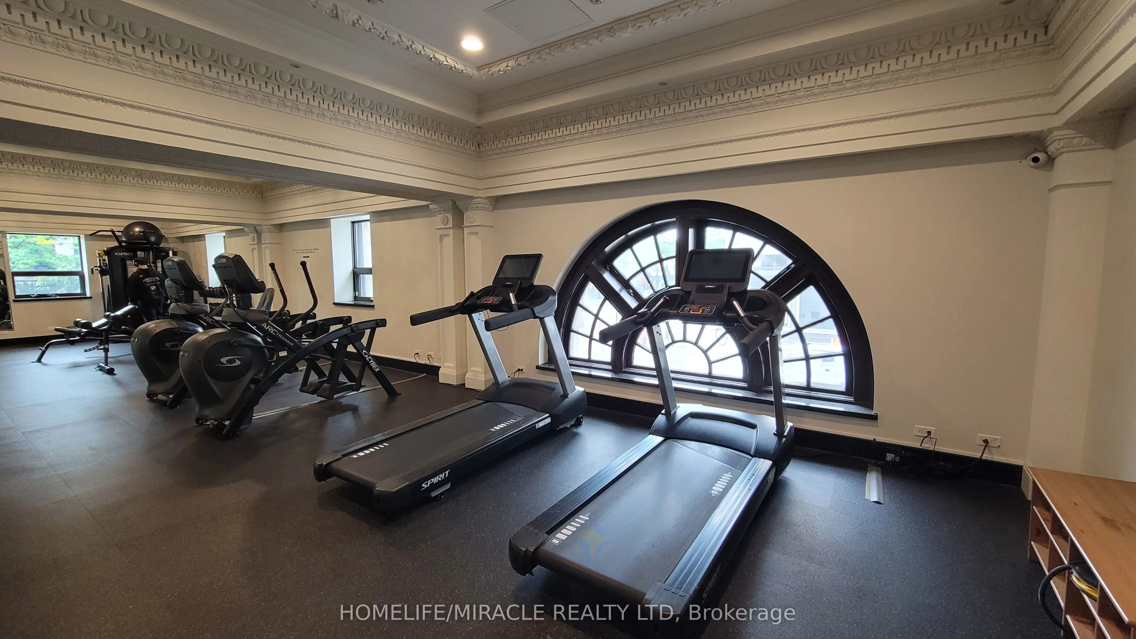 118 king Street E, #422
