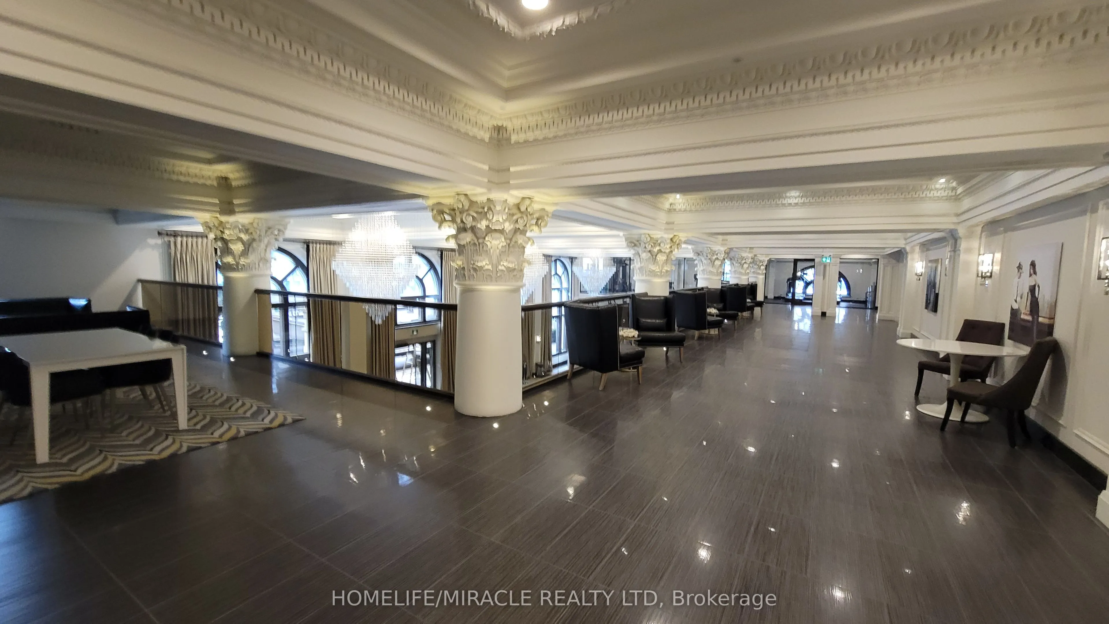 118 king Street E, #422