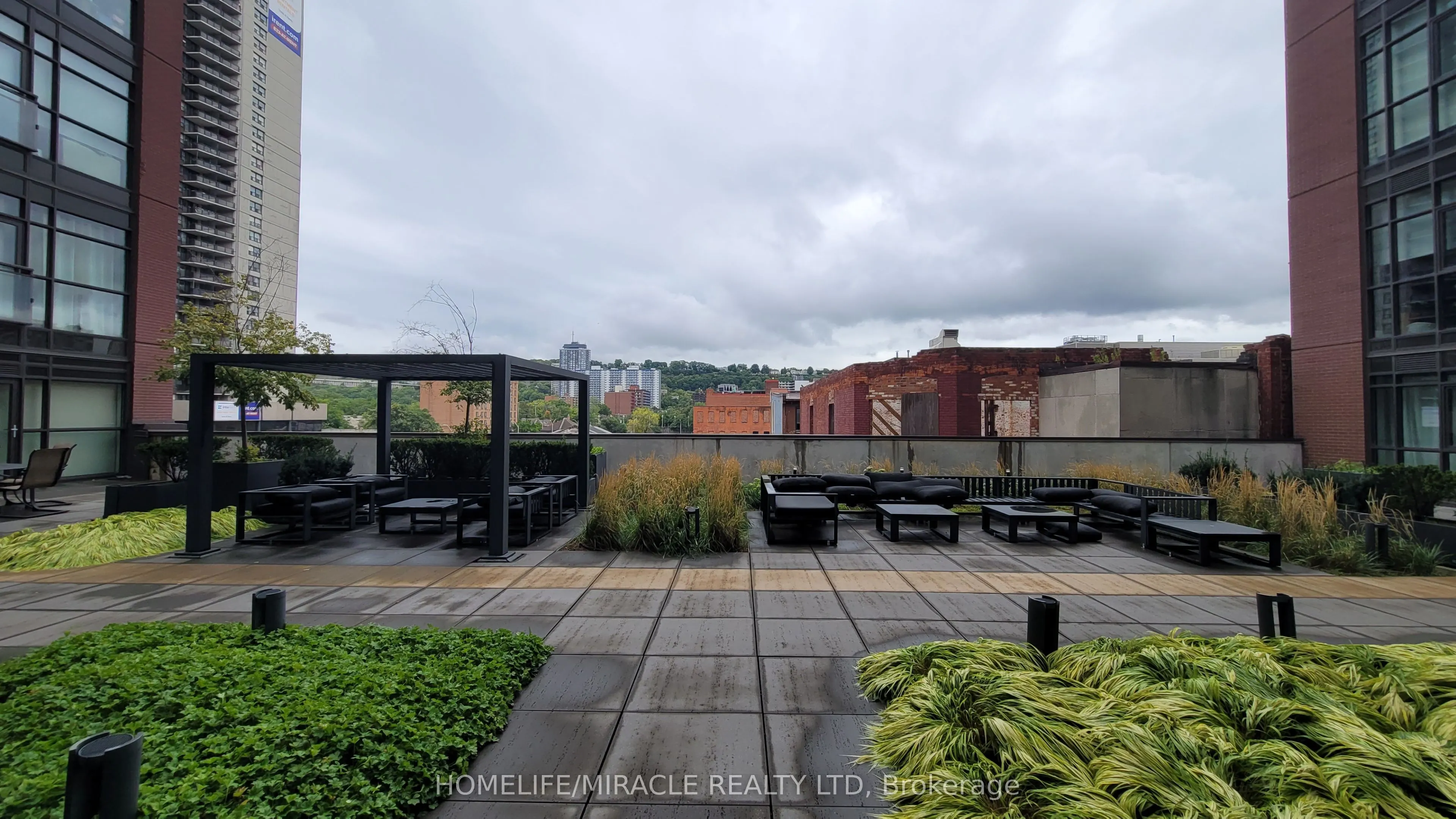 118 king Street E, #422