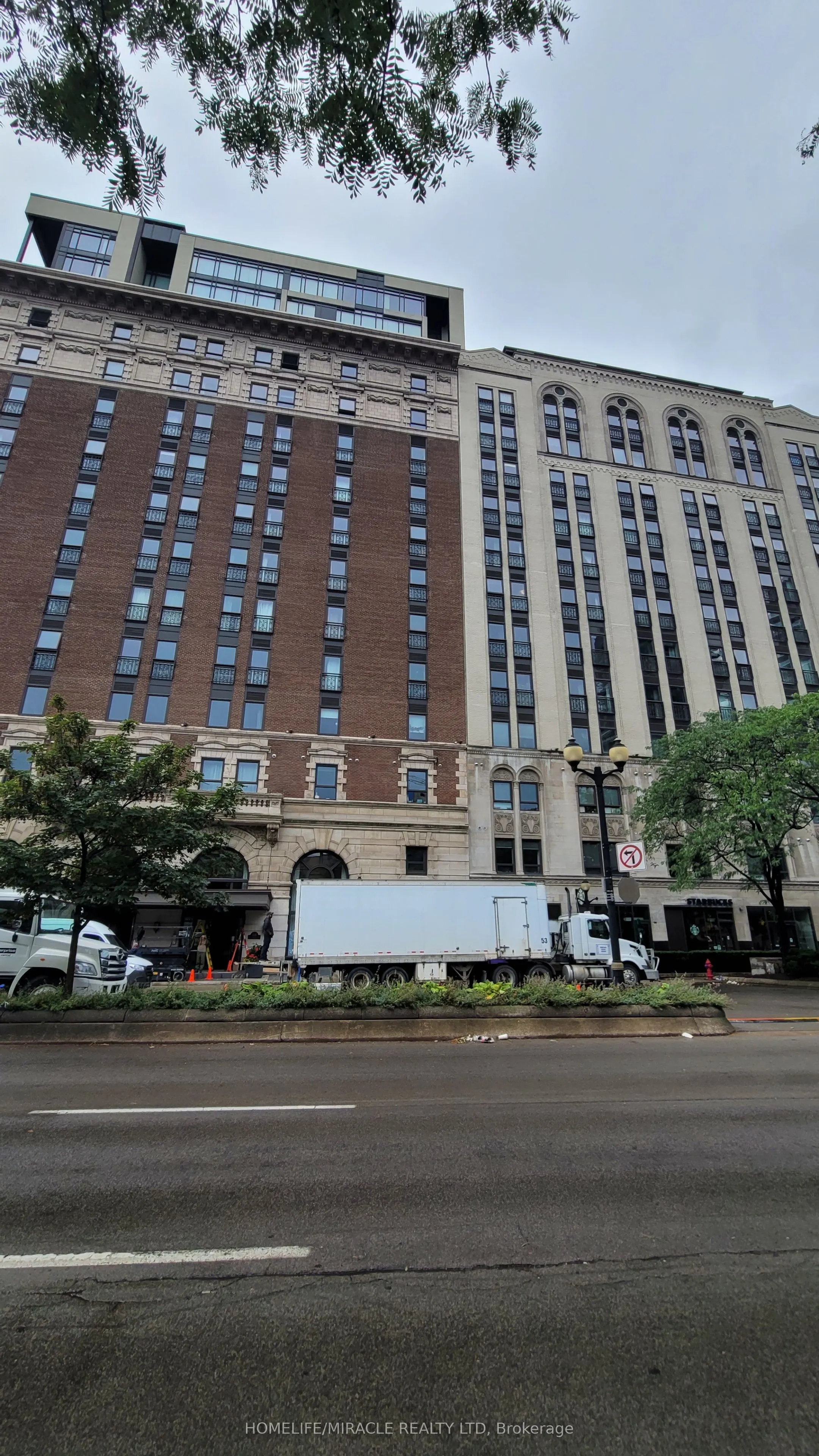 118 king Street E, #422