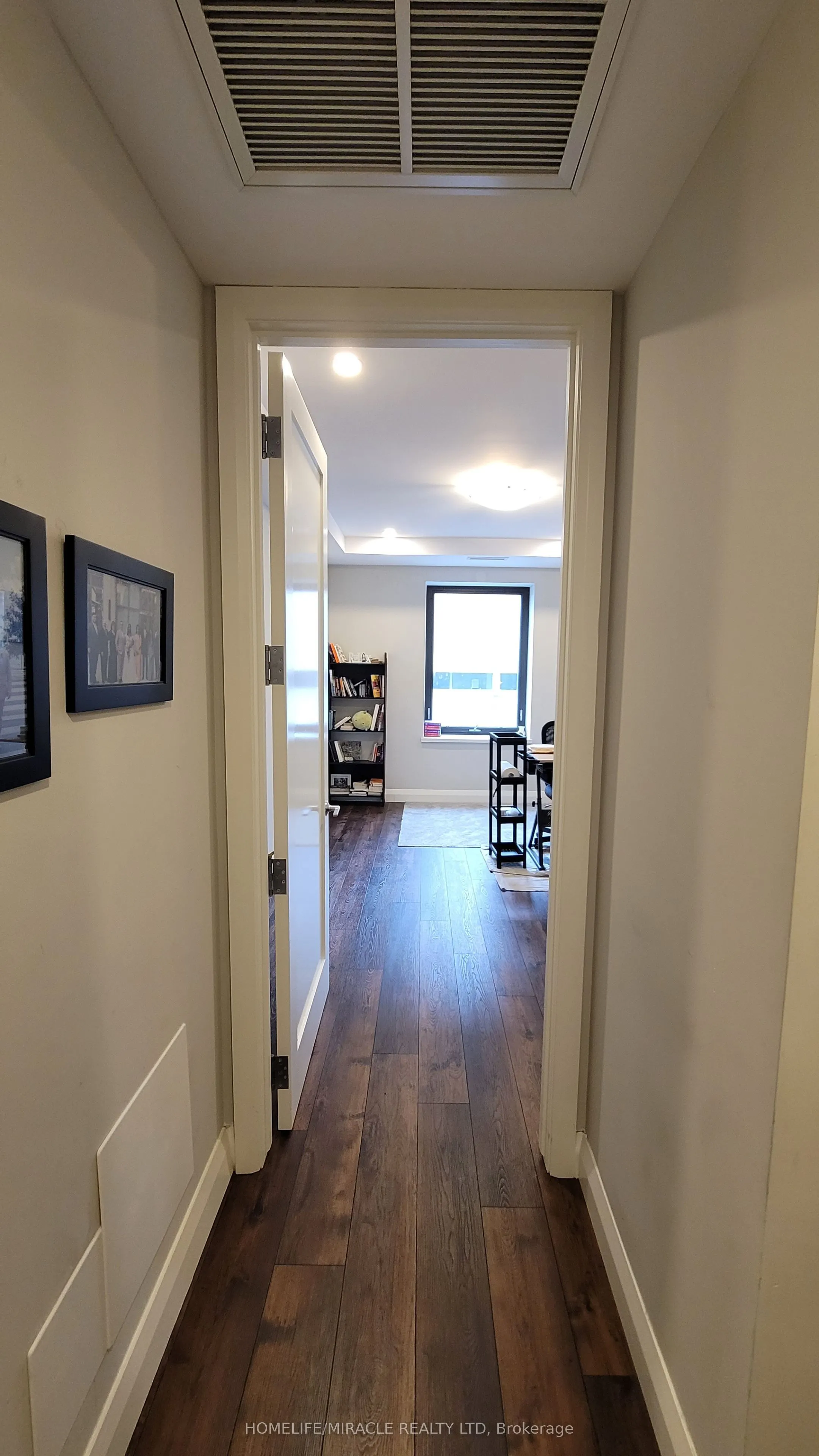 118 king Street E, #422