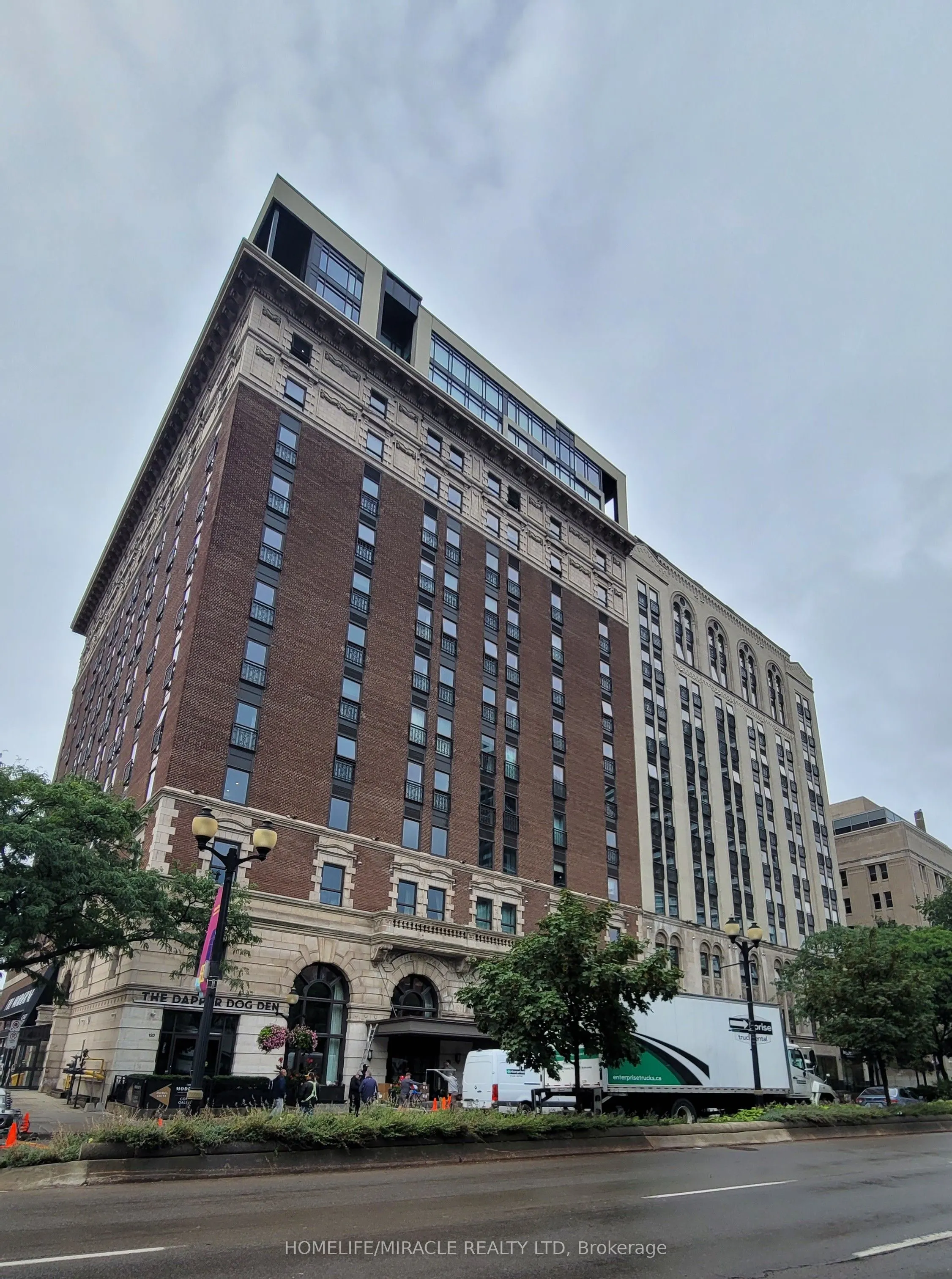 118 king Street E, #422
