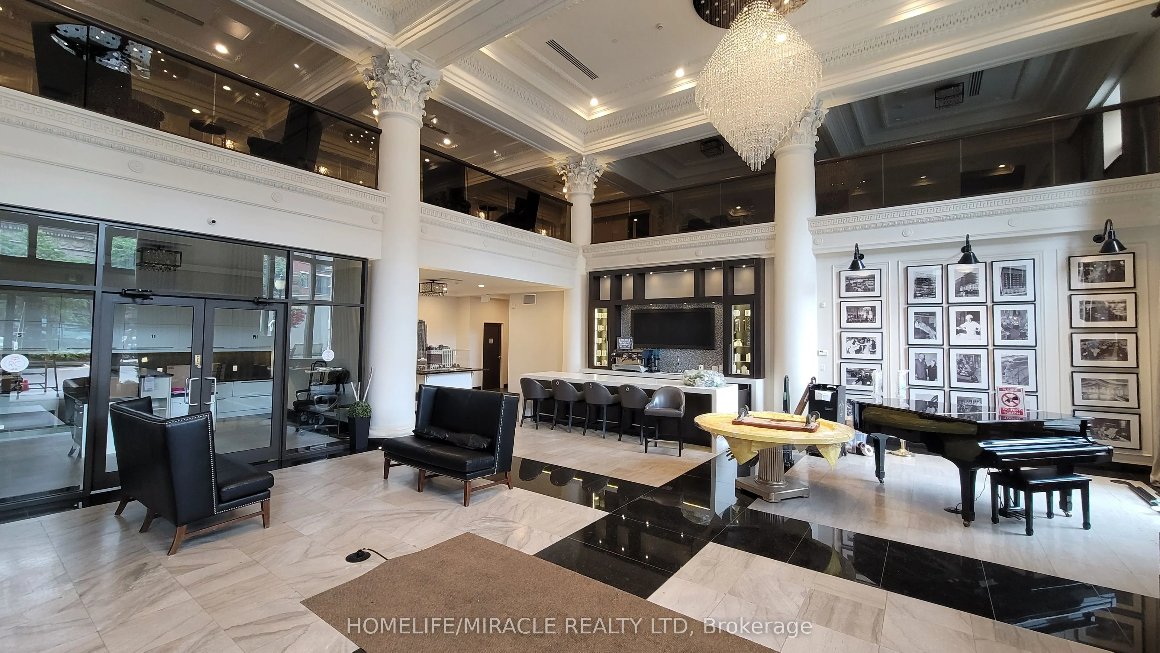 118 king Street E, #422