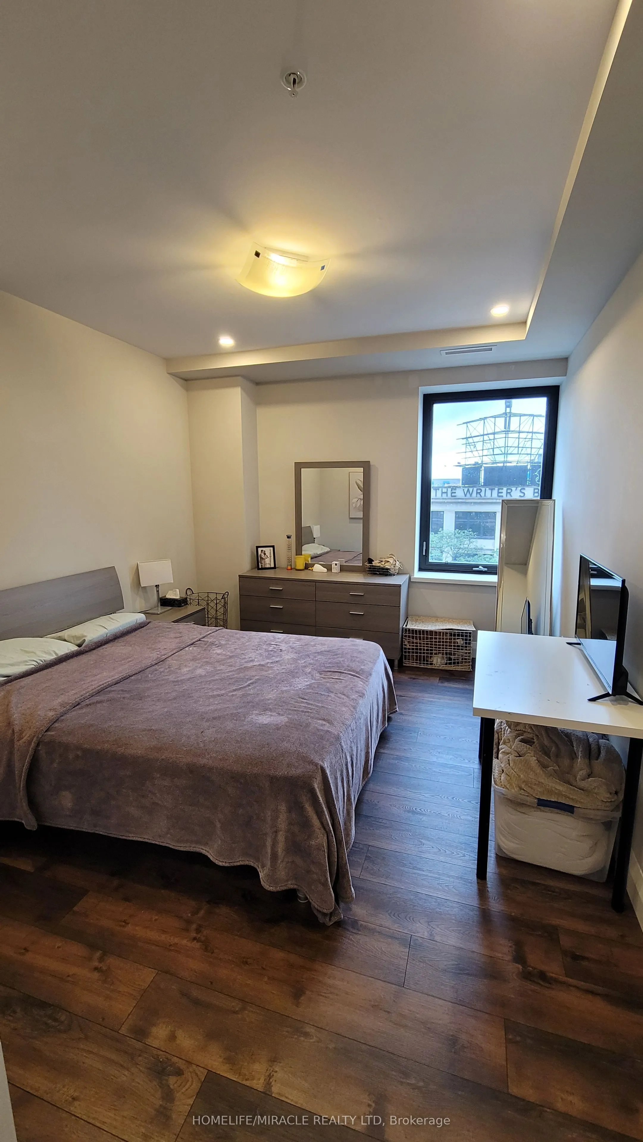 118 king Street E, #422