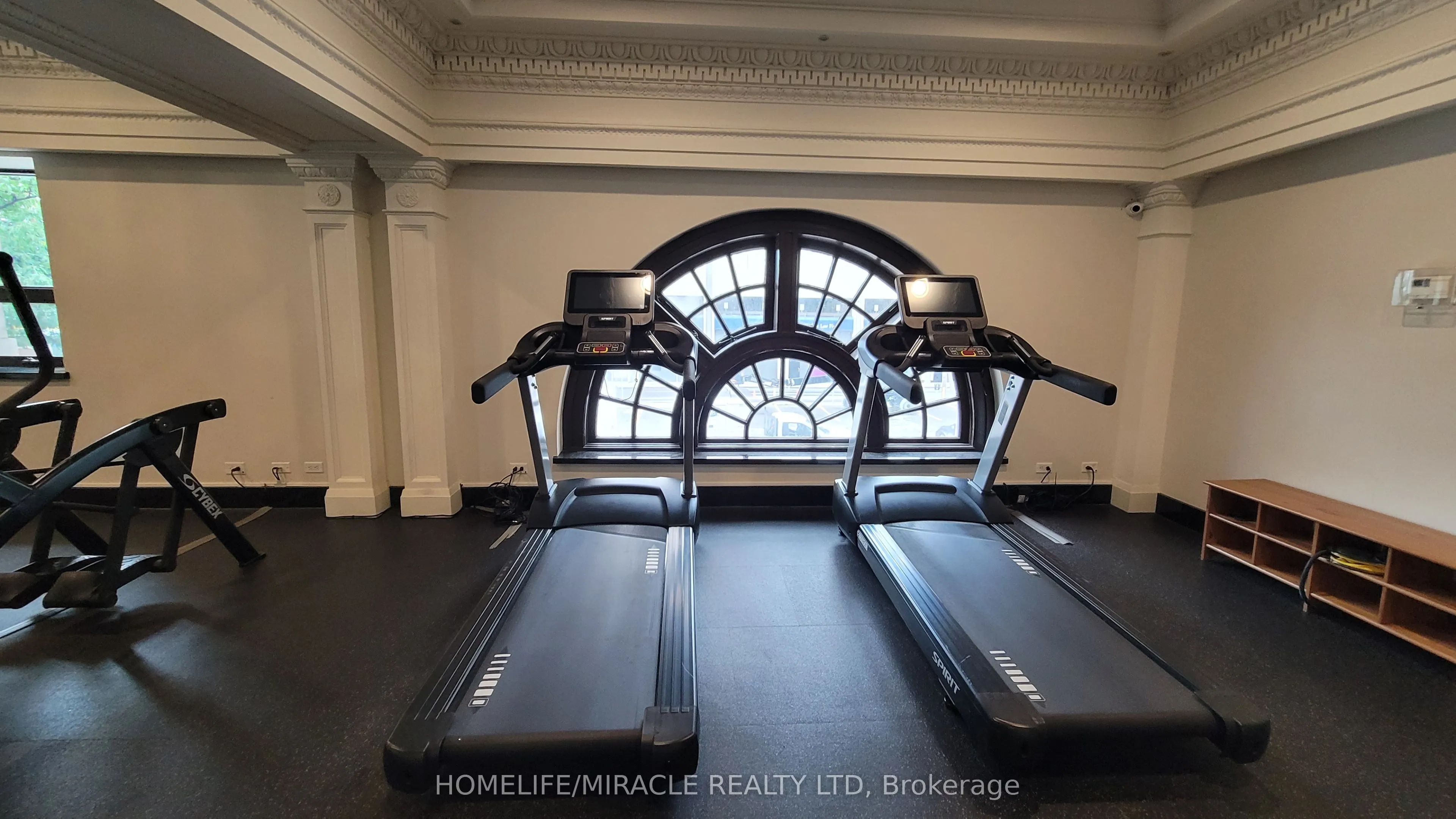 118 king Street E, #422