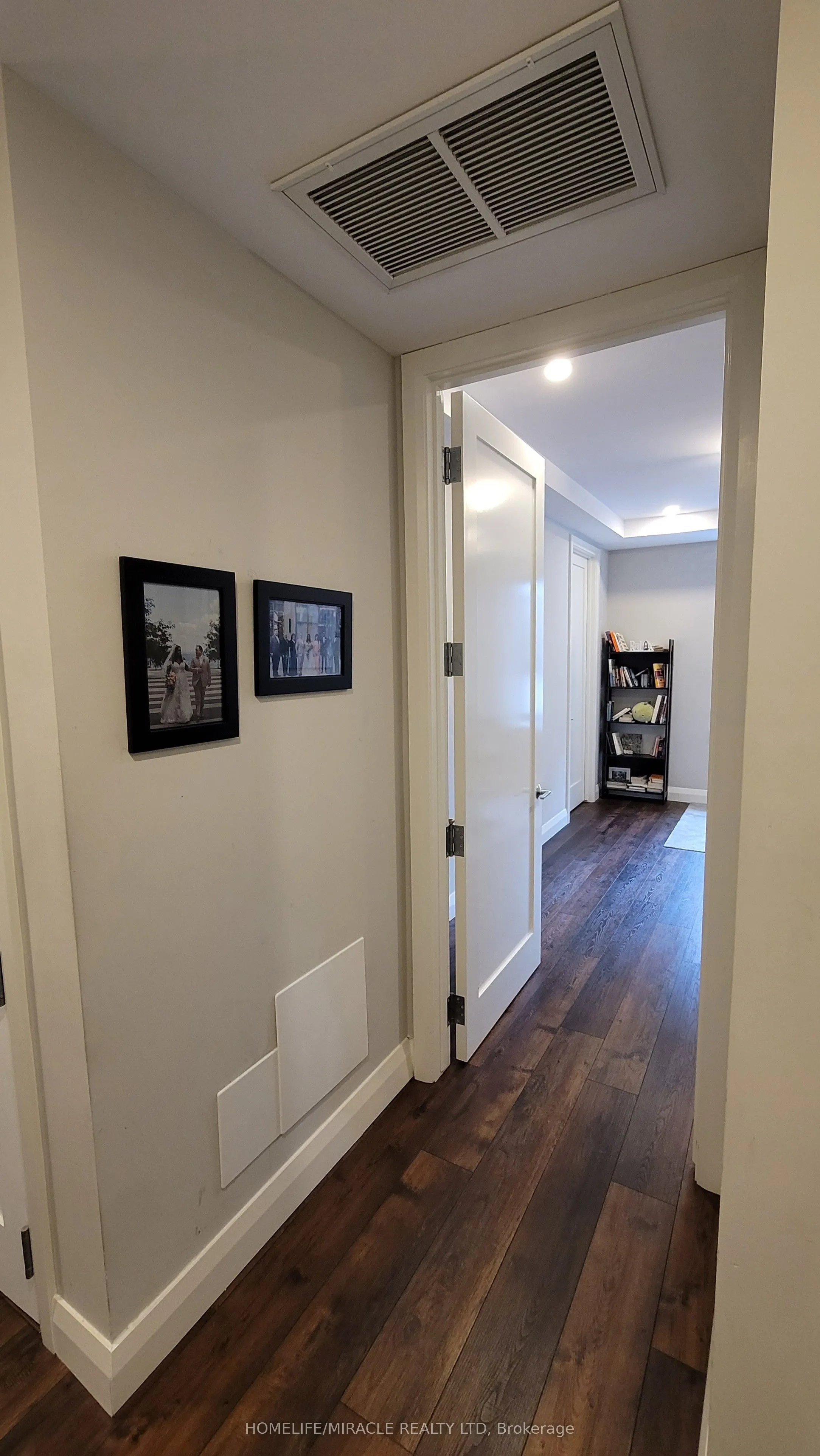 118 king Street E, #422