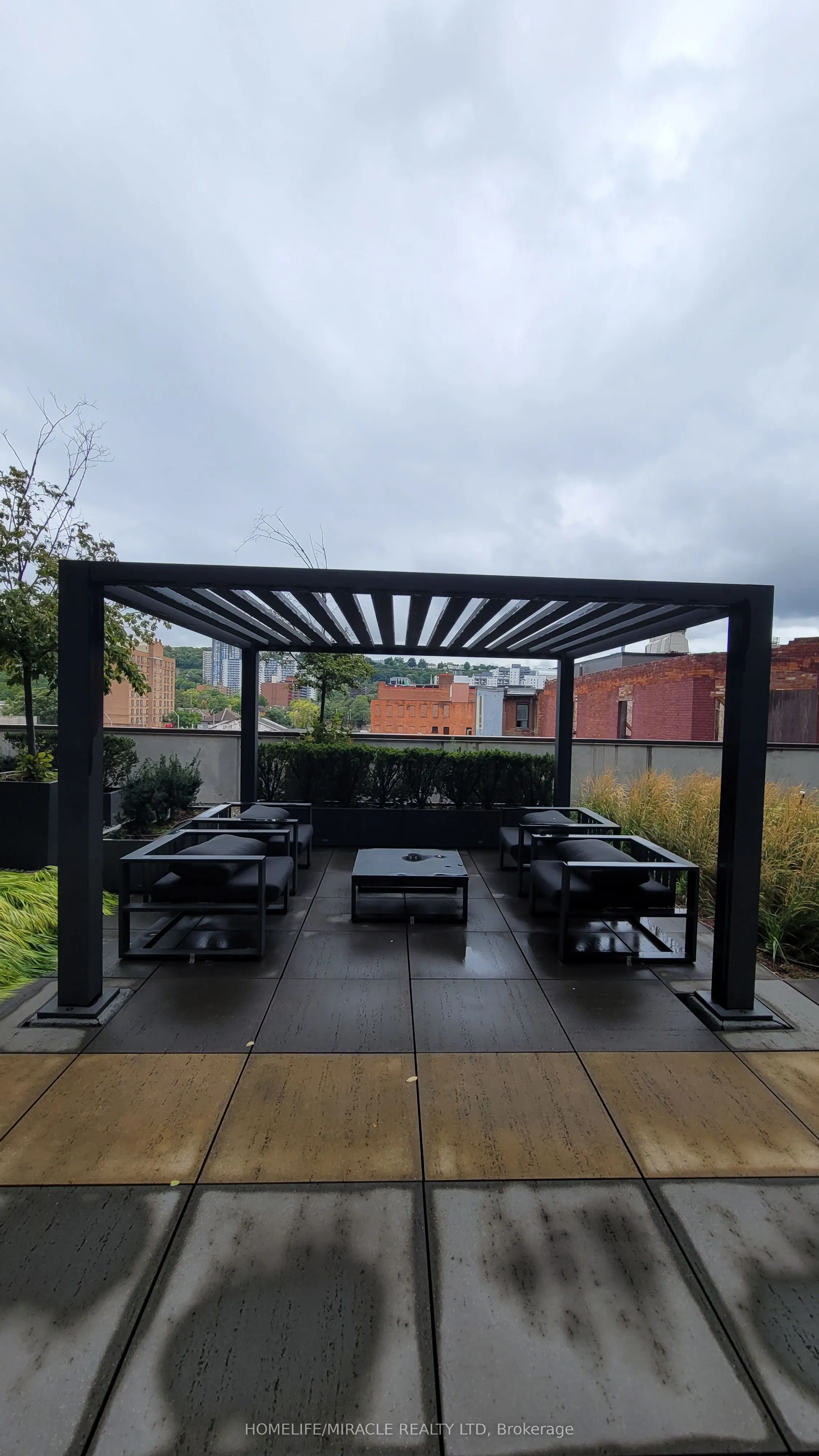 118 king Street E, #422