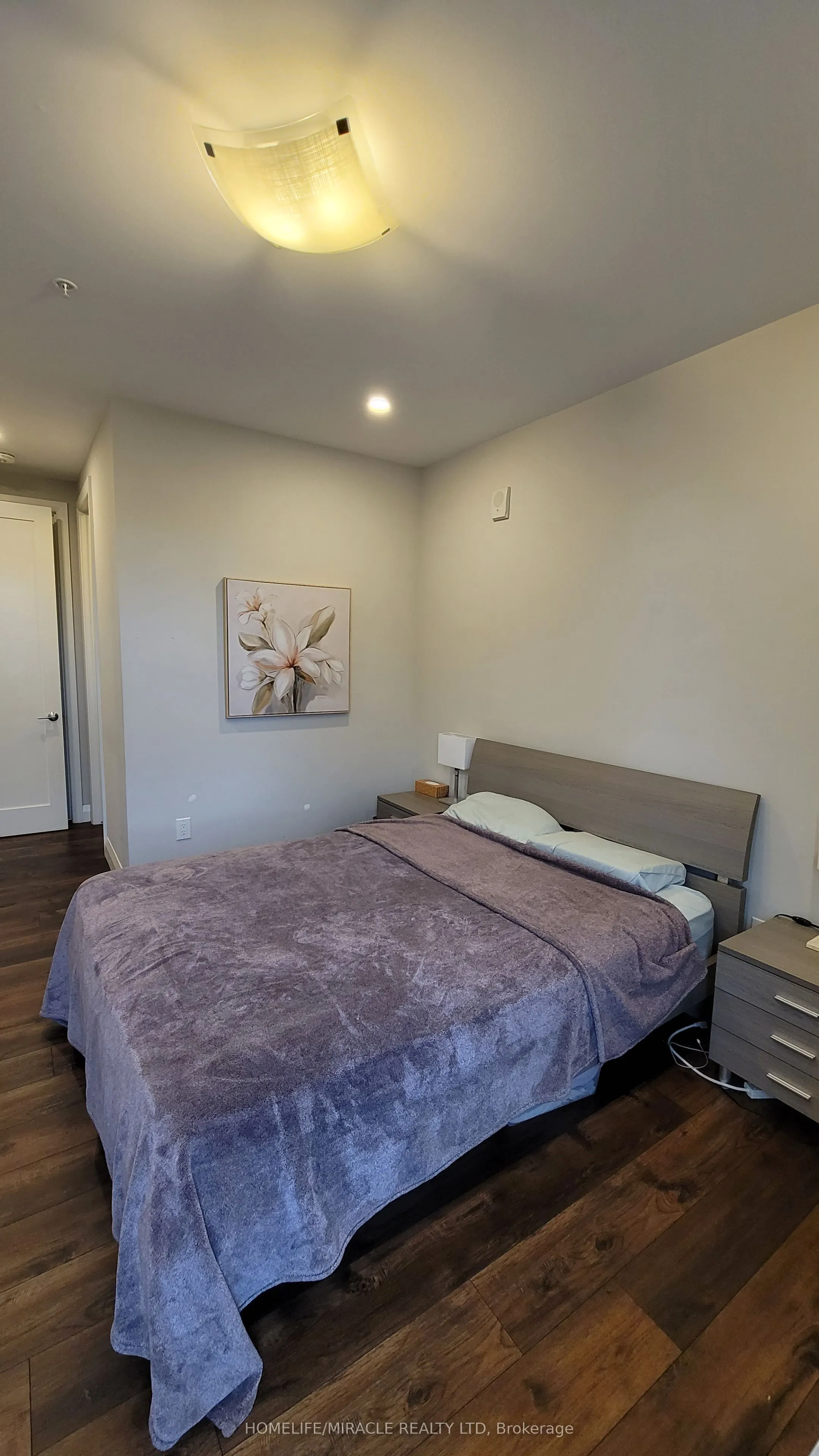 118 king Street E, #422