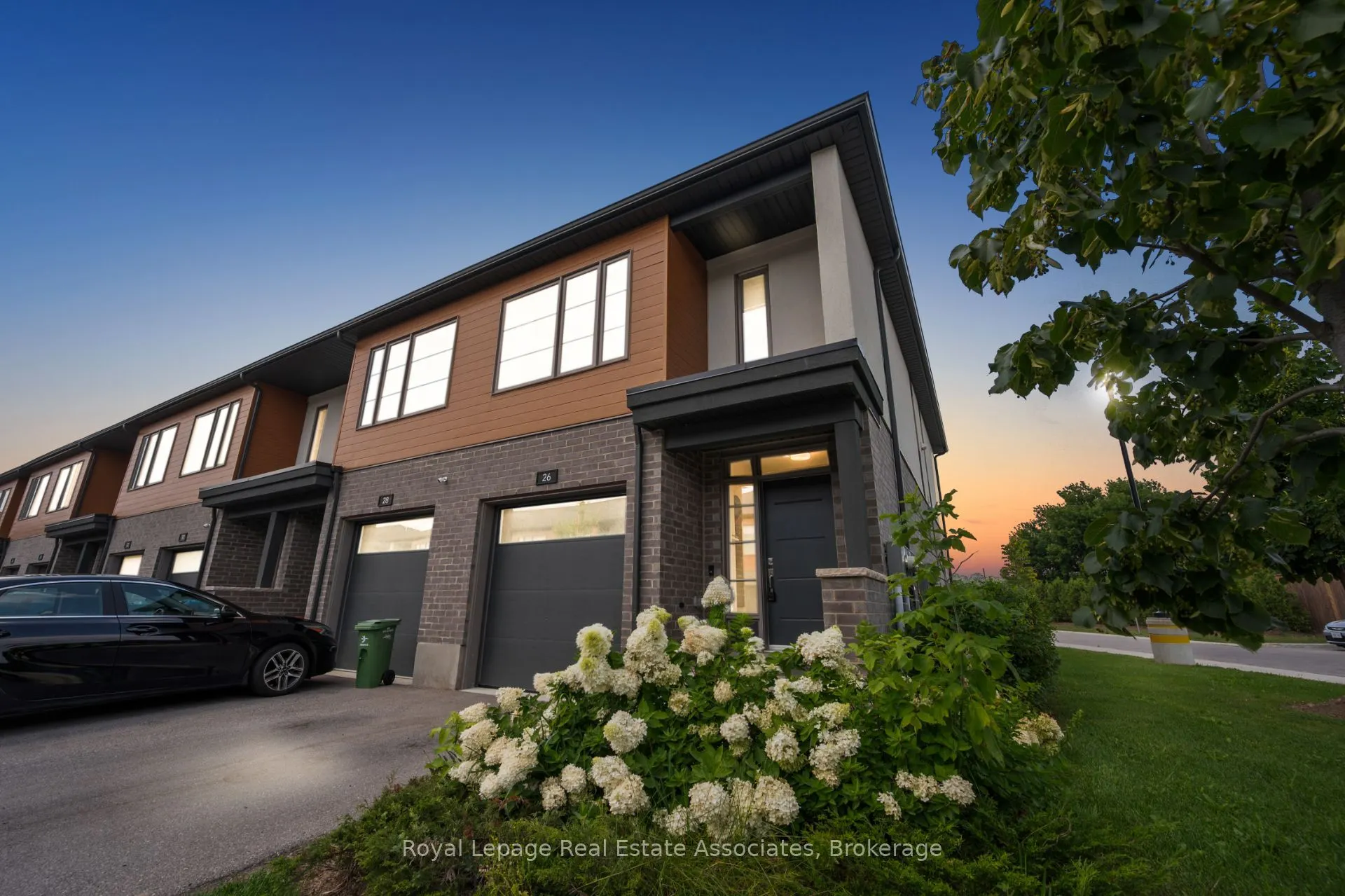 26 Steele Crescent, #24