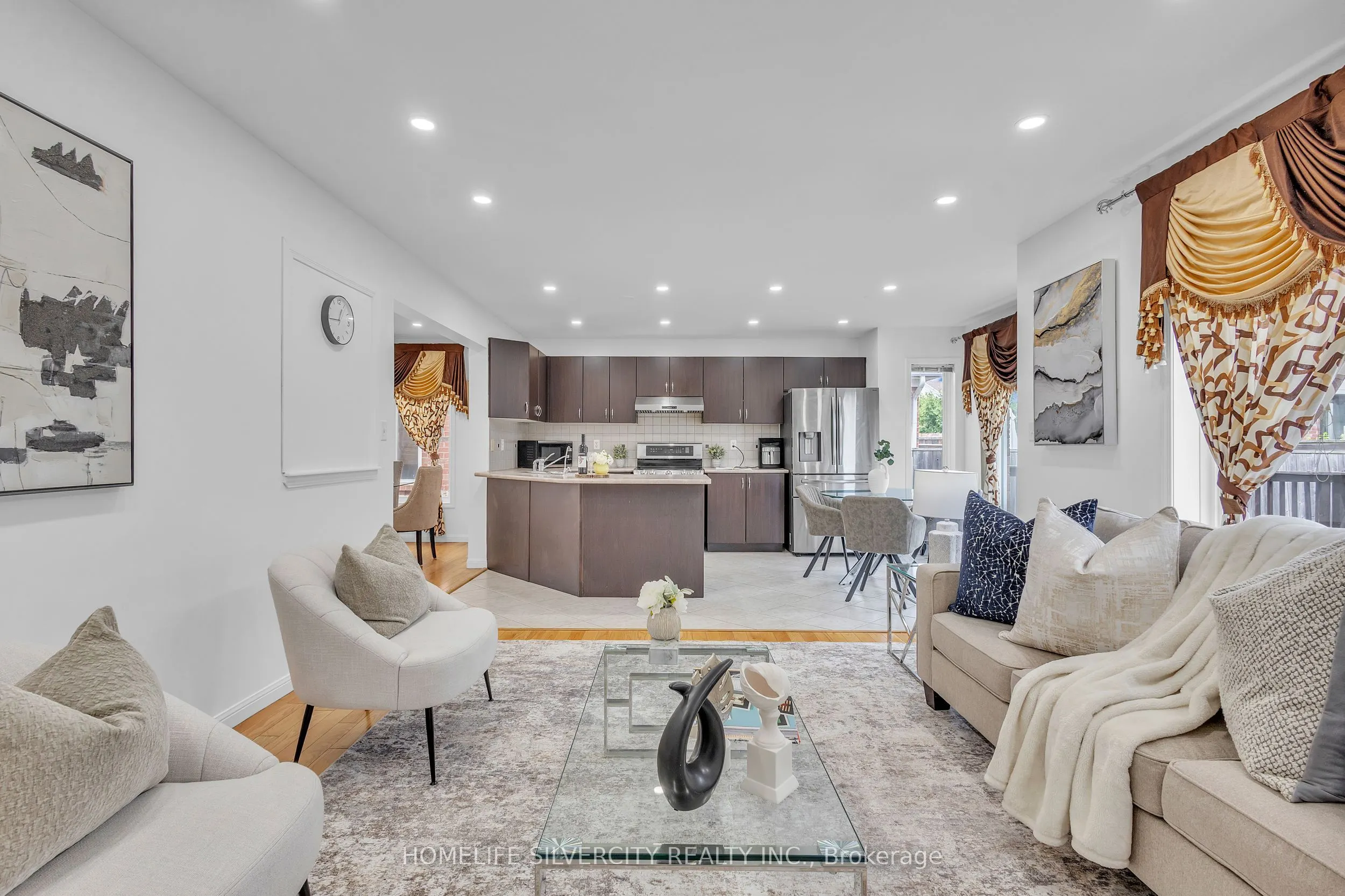 28 Silverthorne Drive