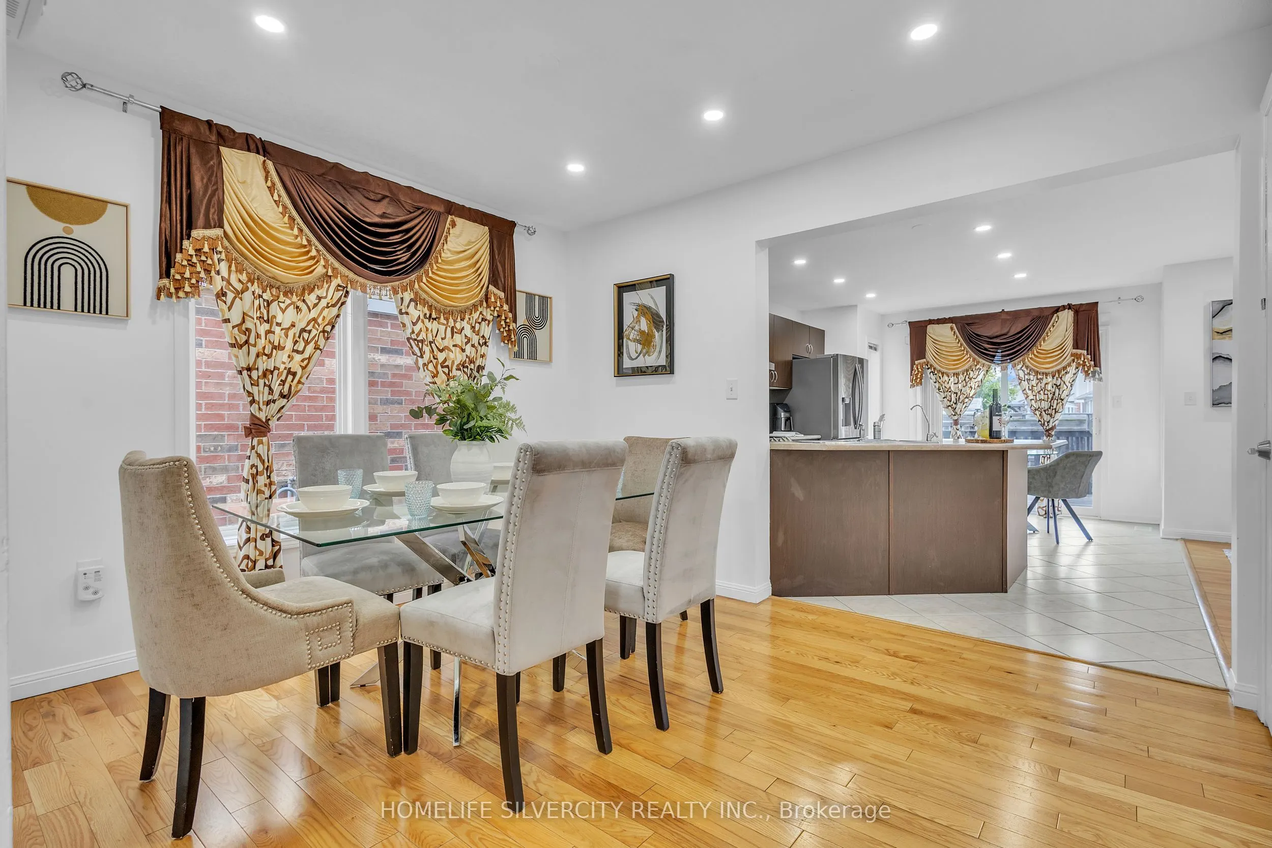 28 Silverthorne Drive